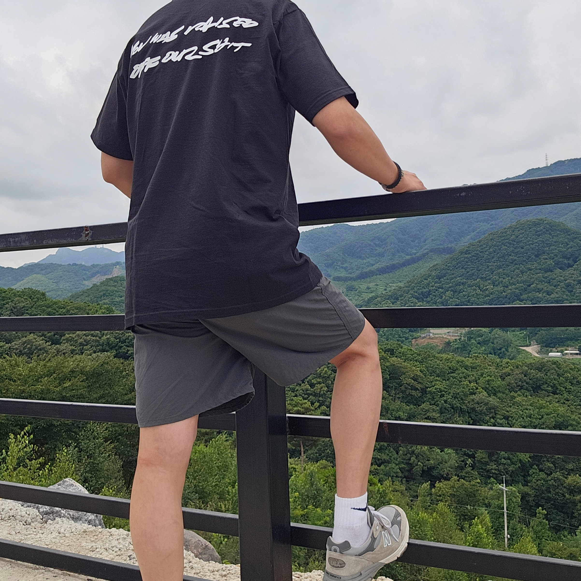 Supreme Futura Box Logo T-Shirt Black - 24SS, Patagonia Baggies Longs 7 Inch Forge Grey 착용 스타일 - 1