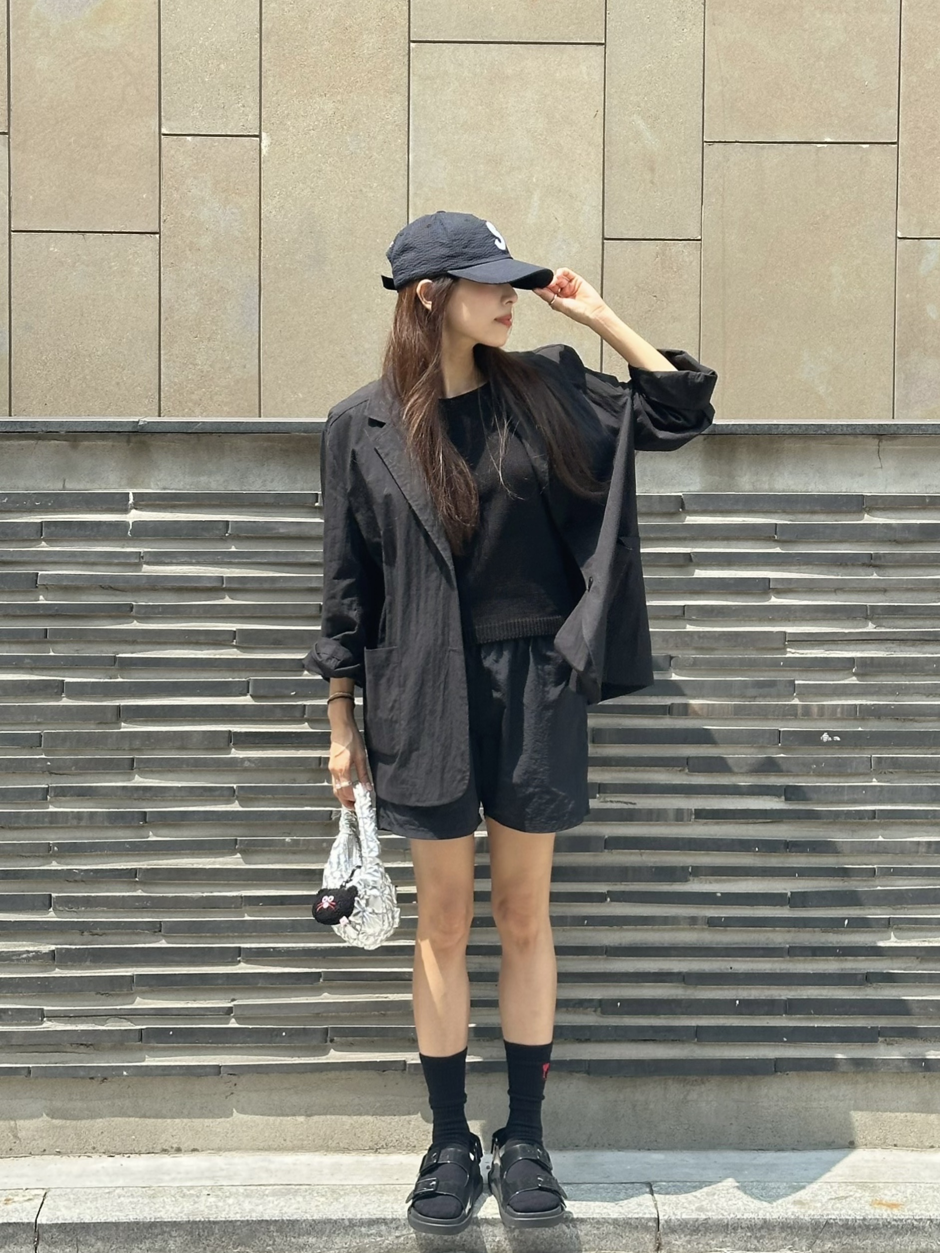Supreme Seersucker S Logo 6-Panel Black - 24SS, COS Quilted Micro Bag Silver 착용 스타일 - 1