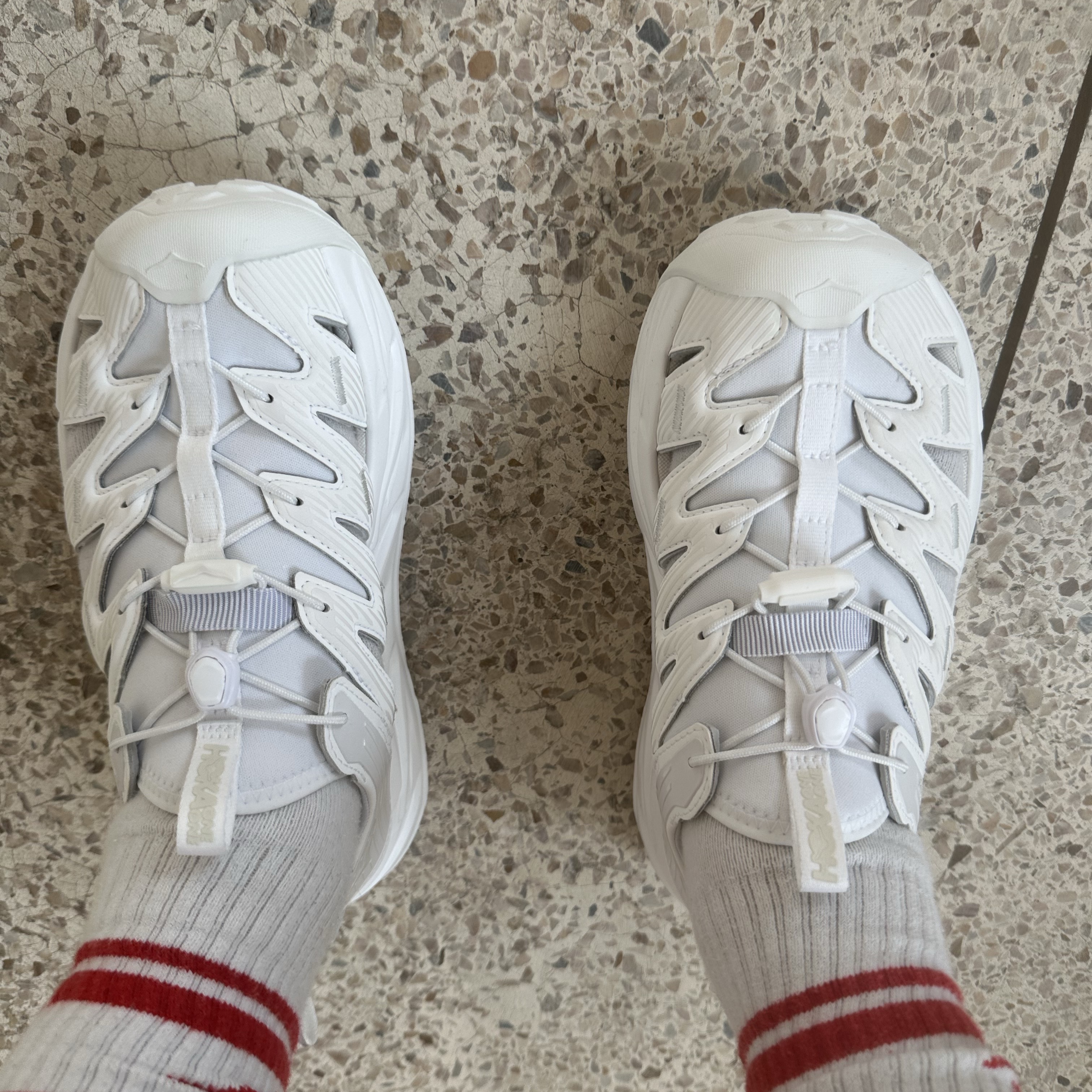 Hoka Hopara White 착용 스타일