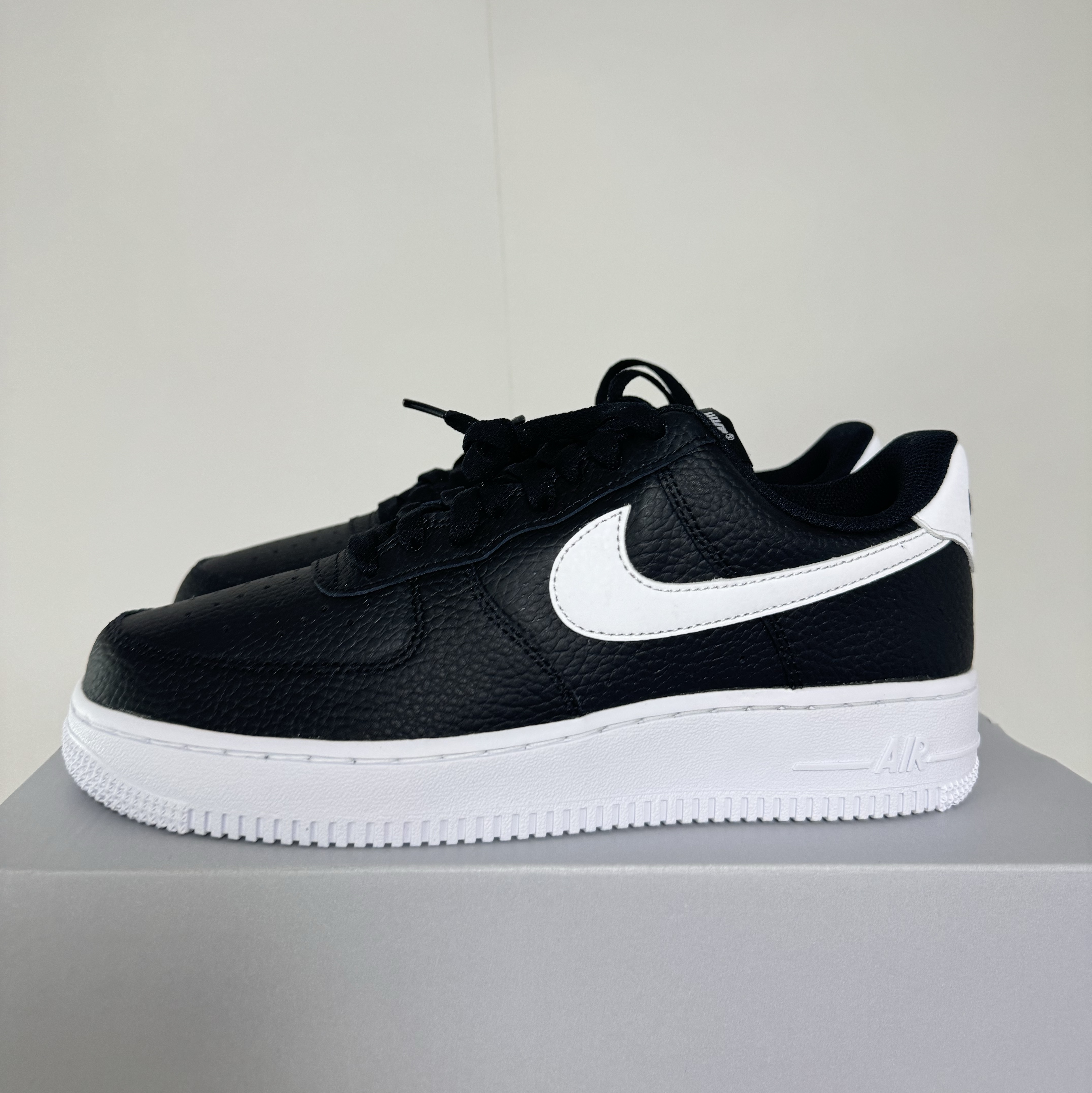 Nike Air Force 1 '07 Black White 착용 스타일