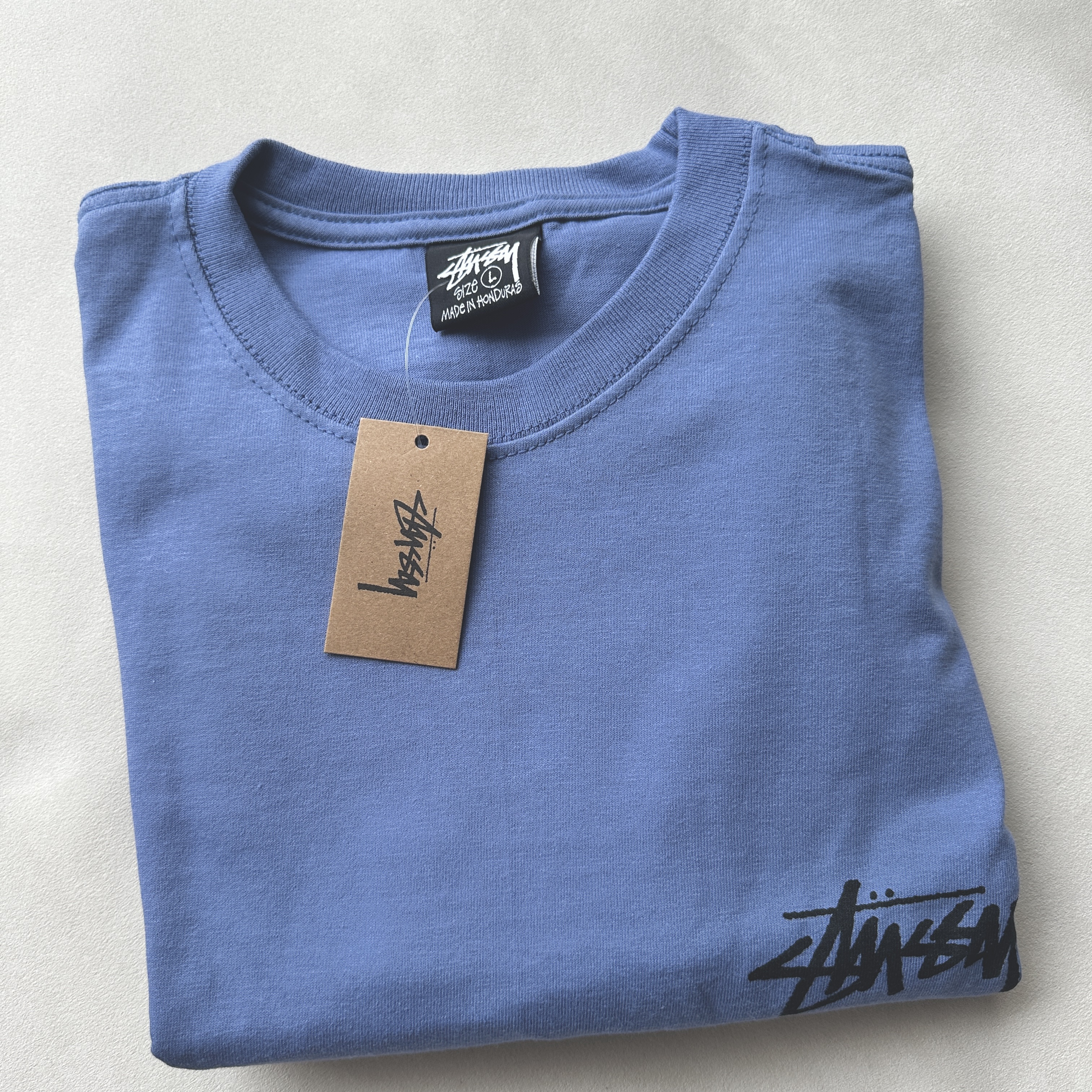 Stussy Cherries T-Shirt Storm 착용 스타일