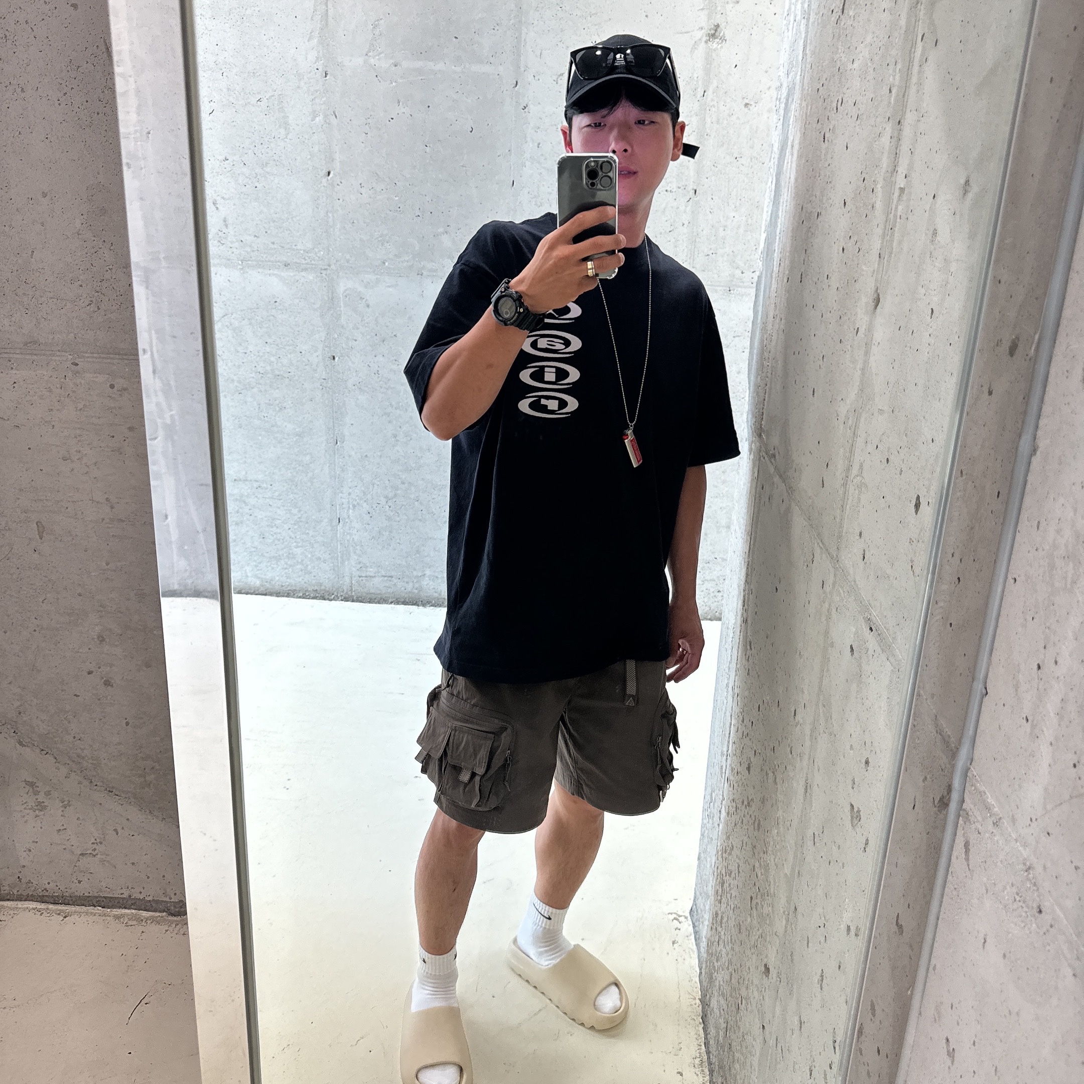 Supreme Metal Lighter Holster - 19SS, Jordan x Travis Scott T-Shirts Black (DZ5514-011) 착용 스타일 - 1