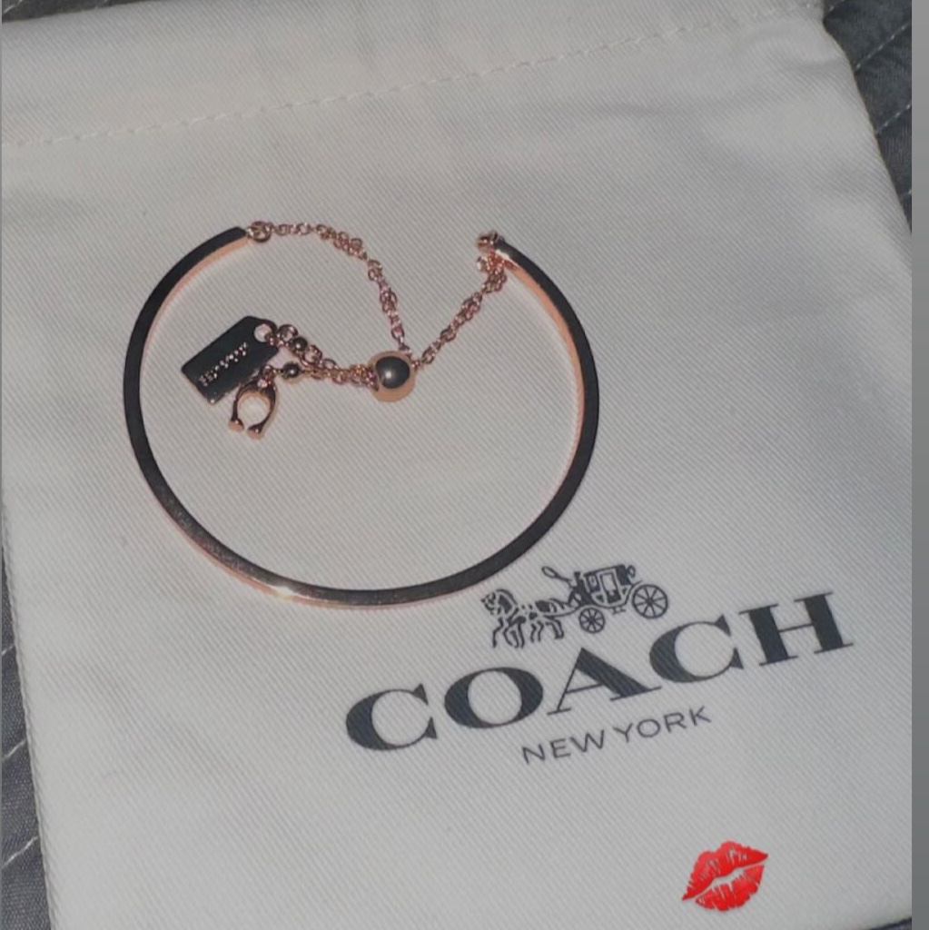 (W) Coach Signature Slider Bangle Rose Gold 착용 스타일