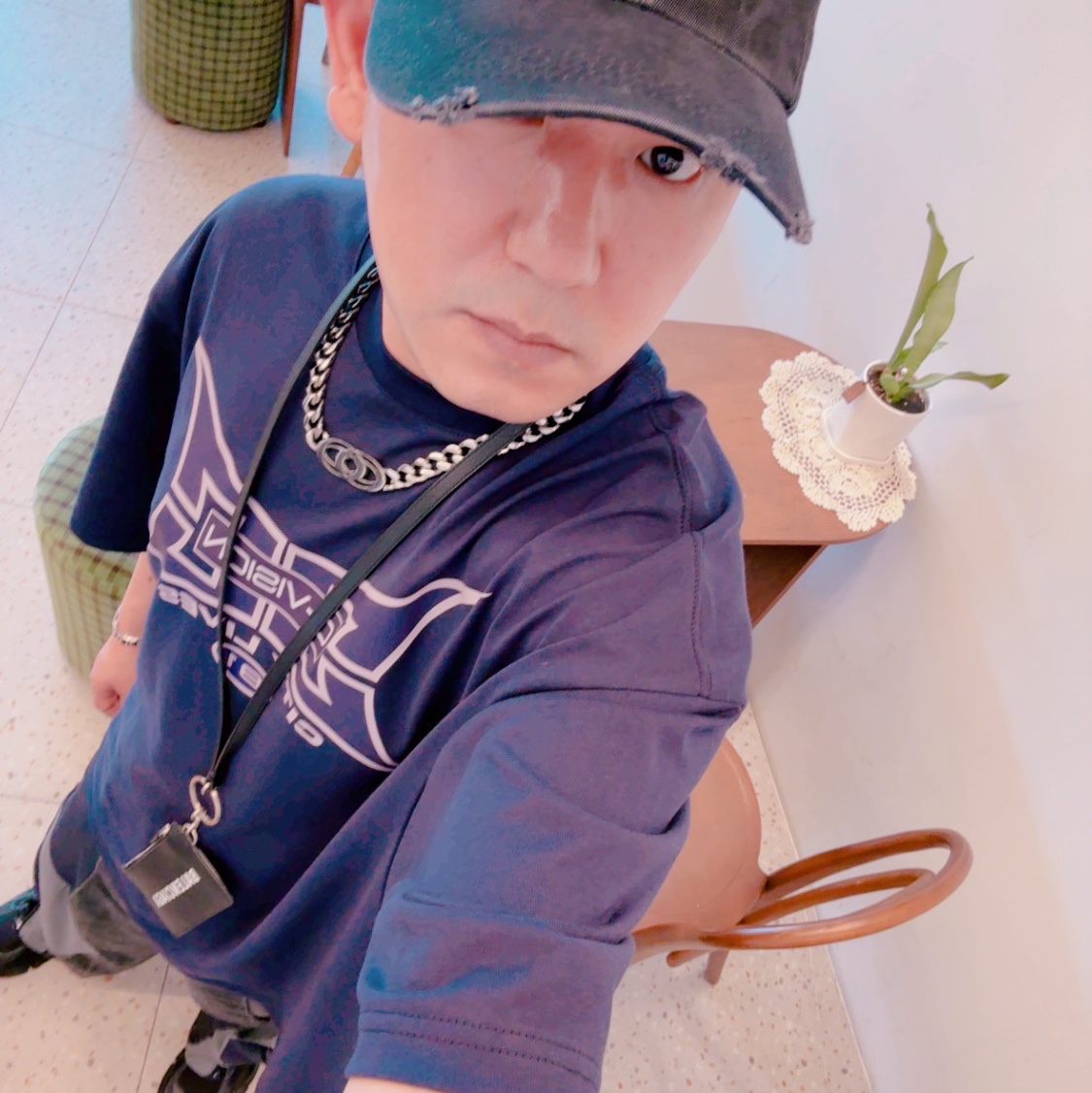 Civision by CSC City Lives 81 T-Shirt Navy, Civision by CSC Iconic Necklace Silver 착용 스타일 - 2