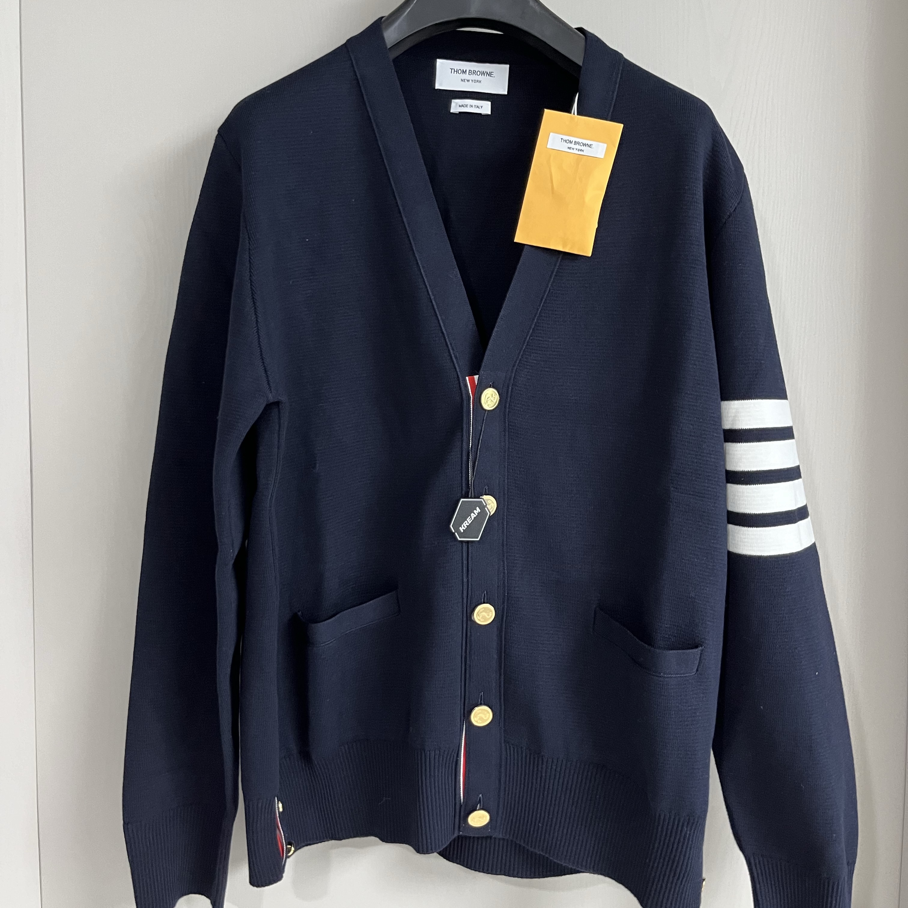 Thom Browne Milano Stitch 4-Bar Cardigan Navy 착용 스타일 - 1