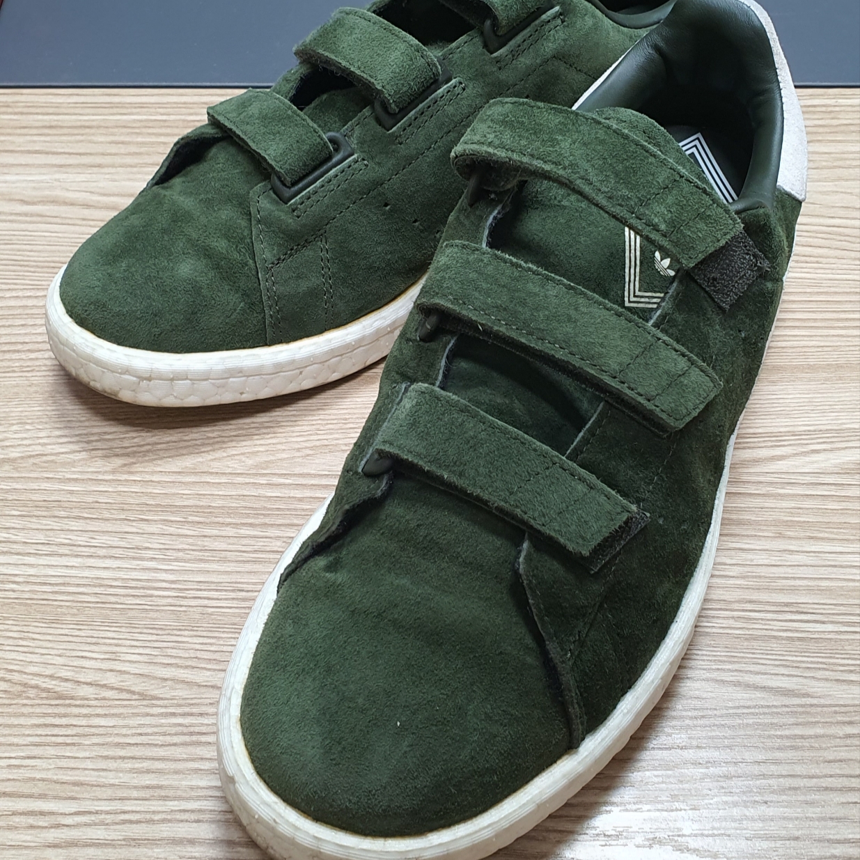 Adidas x White Mountaineering Stan Smith CF Night Cargo 착용 스타일 - 2