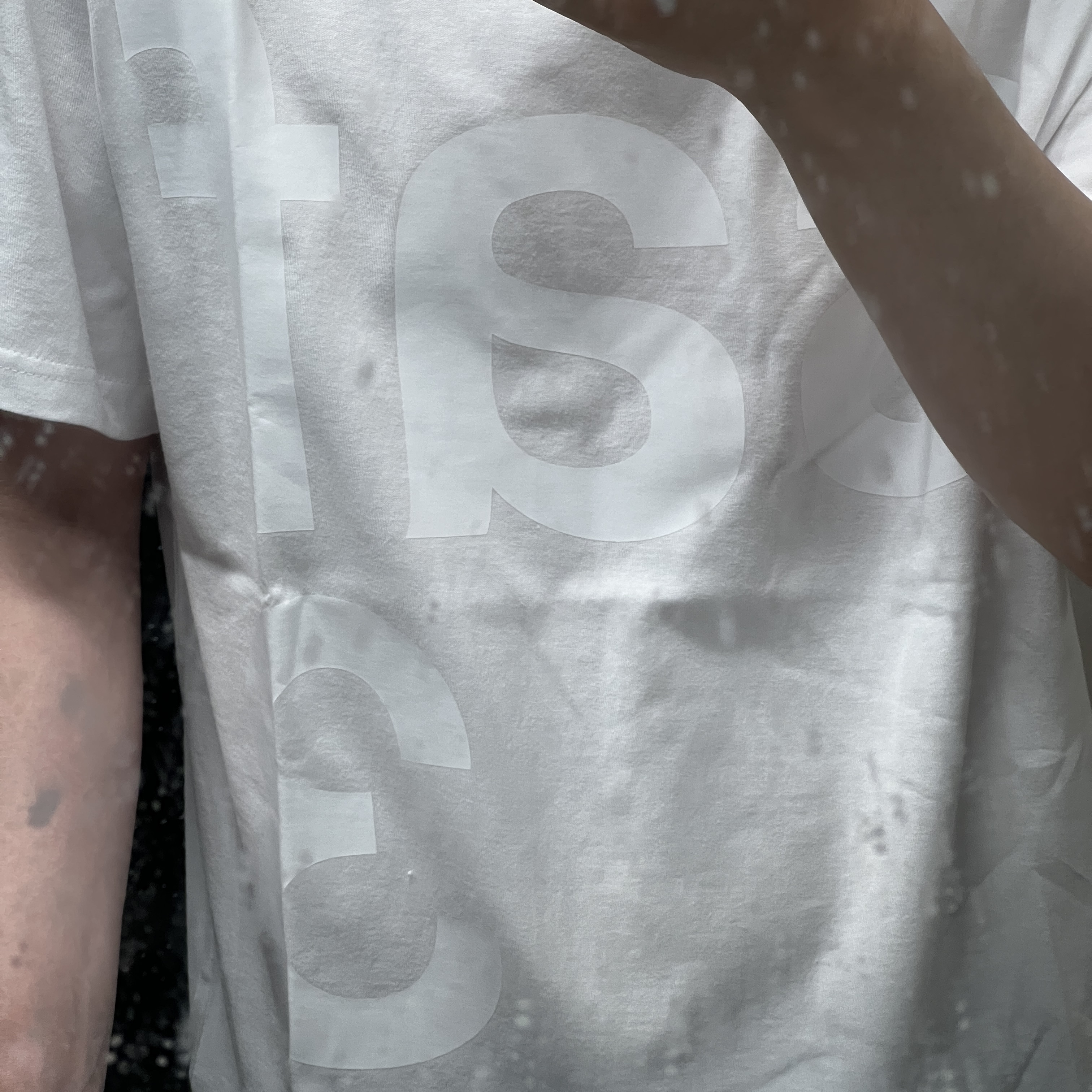 [KREAM 단독] Safarispot Ticketing Stripe Border Tee Gray, [예약 배송][KREAM 단독] Safarispot Basic Safari T-Shirt White 착용 스타일 - 3