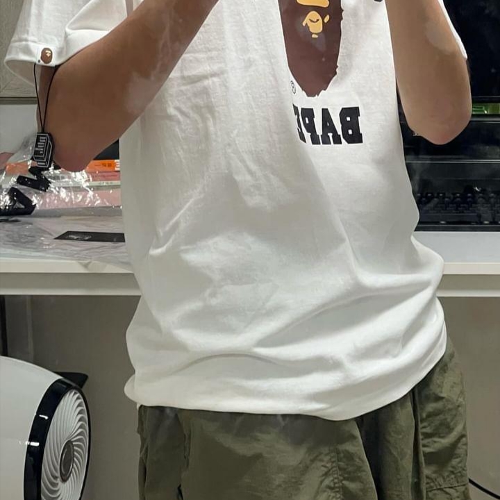 BAPE Japan College City T-Shirt White 착용 스타일 - 2