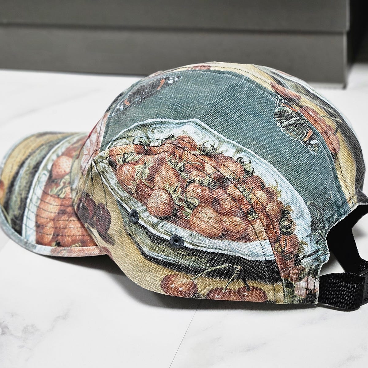 Supreme Strawberries Camp Cap Multicolor - 23SS 착용 스타일 - 6