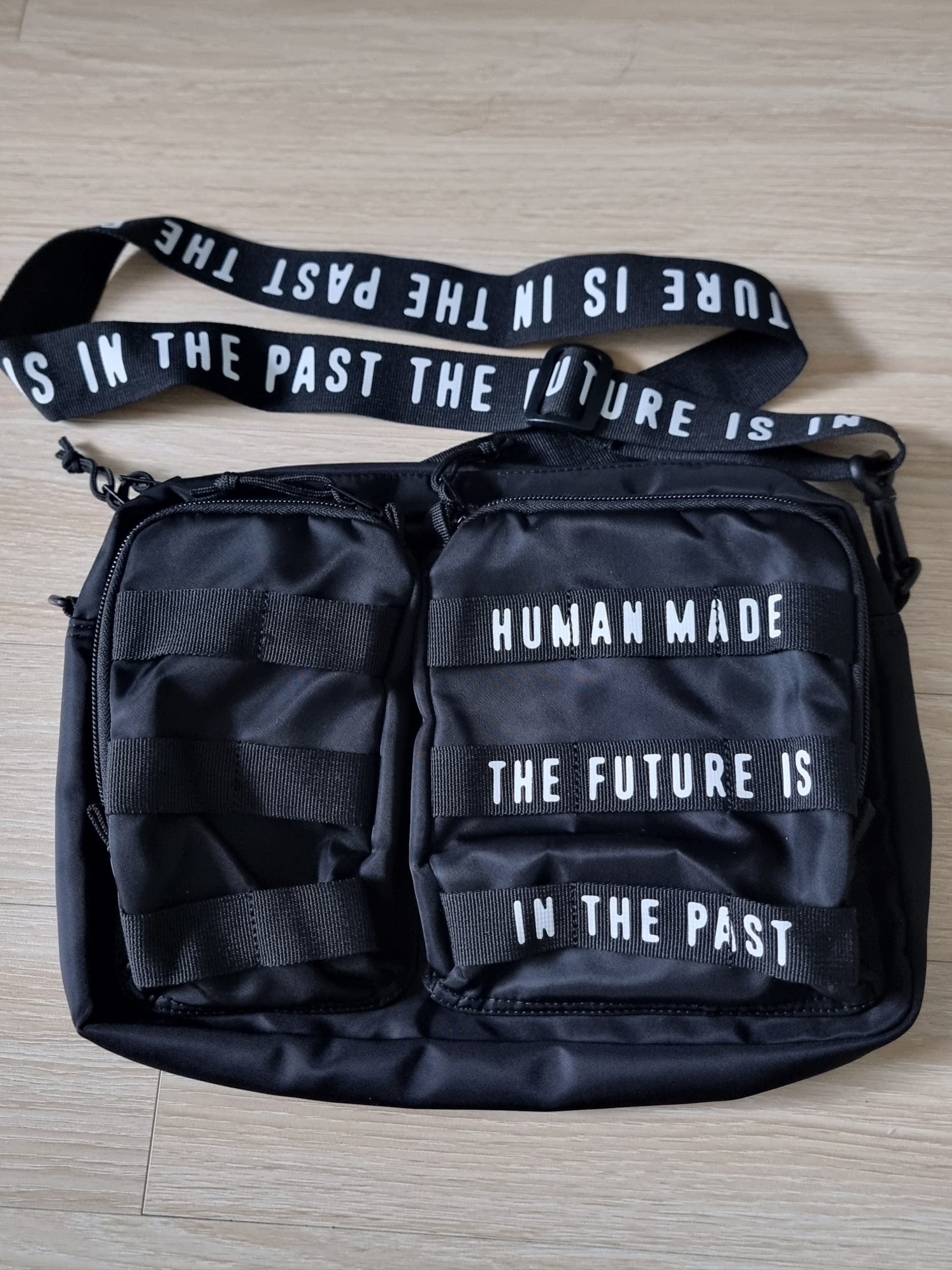 Human Made Military Pouch Large Black, Nike x Kasina Air Max 1 SP Won-Ang Particle Grey 착용 스타일 - 2
