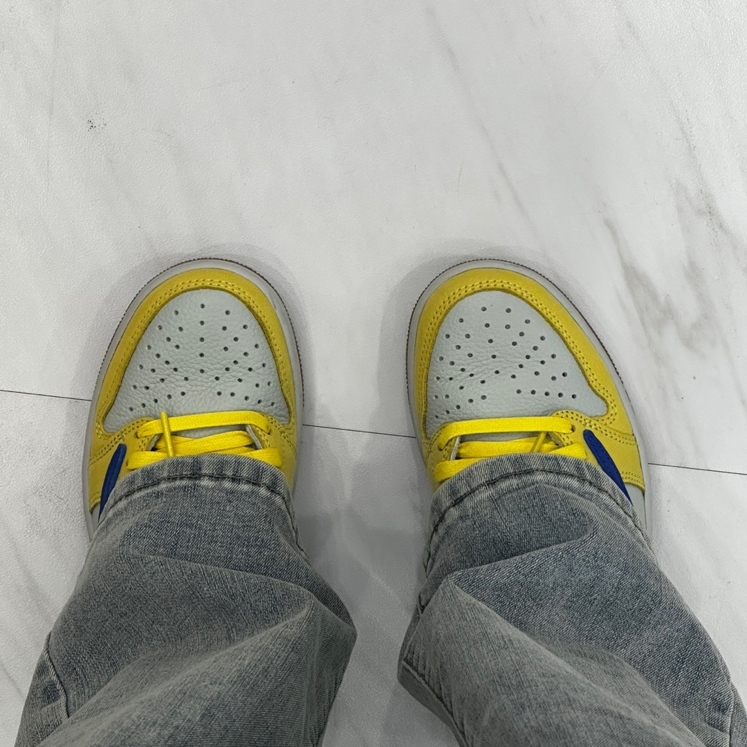 (W) Jordan 1 x Travis Scott Retro Low OG SP Canary 착용 스타일