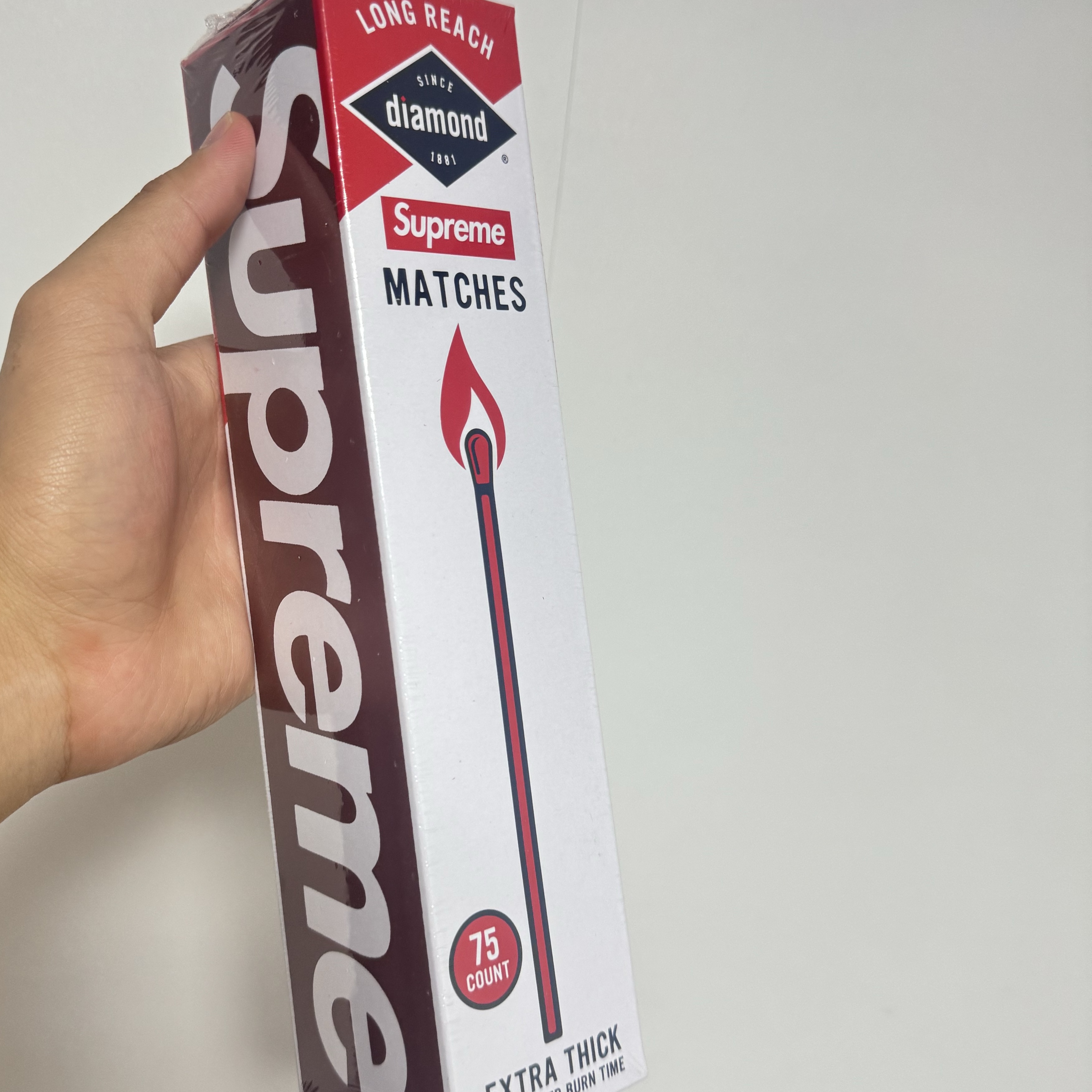 Supreme Diamond Matches Red (Pack of 75) - 24SS 착용 스타일
