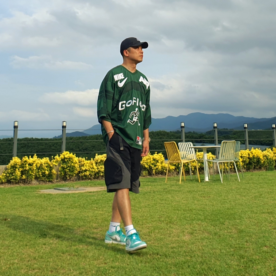 Jordan 1 Low SE New Emerald, Nike ACG Trail Cap Black 착용 스타일 - 4