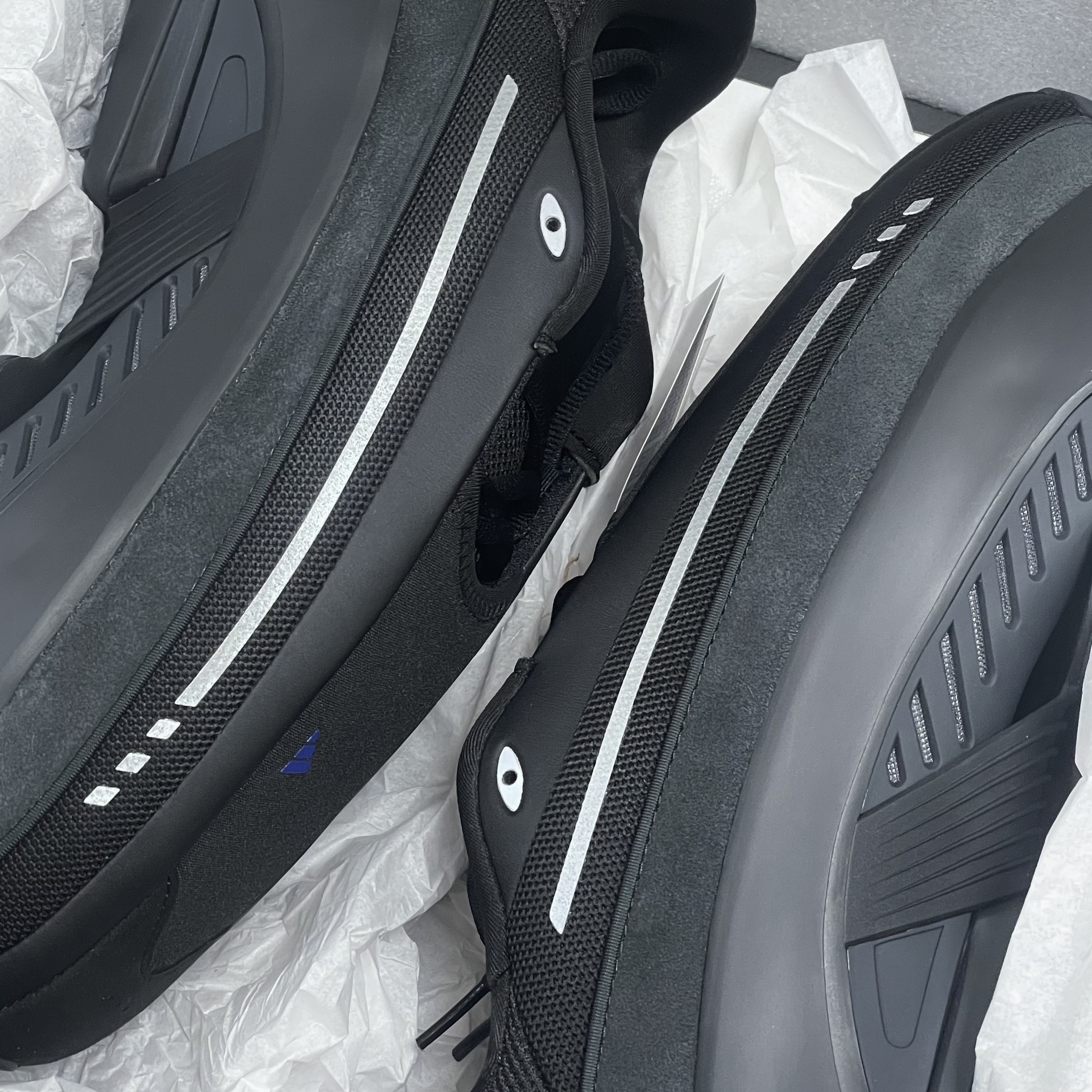 Adidas Mad IIInfinity Core Black Carbon 착용 스타일 - 2