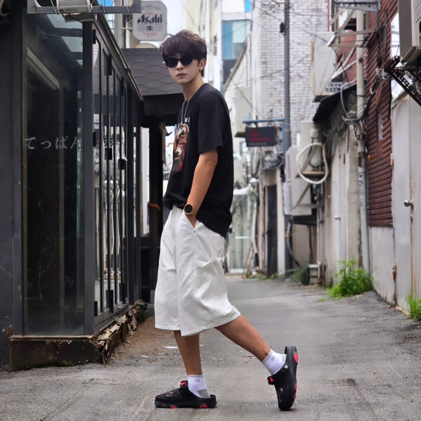 Supreme Rowlf T-Shirt Black - 24SS, Crocs x Staple Classic All Terrain Clog Black 착용 스타일 - 6