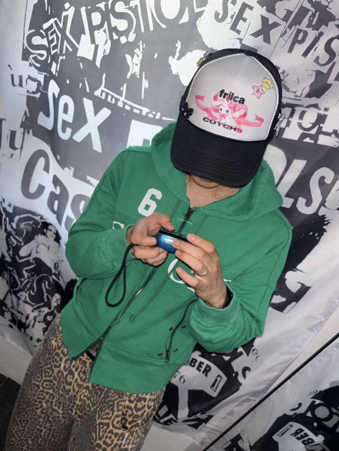 Cotchs X Frilca  Frico Trucker Cap Black, Cotchs X Frilca  Frico Trucker Cap Pink 착용 스타일