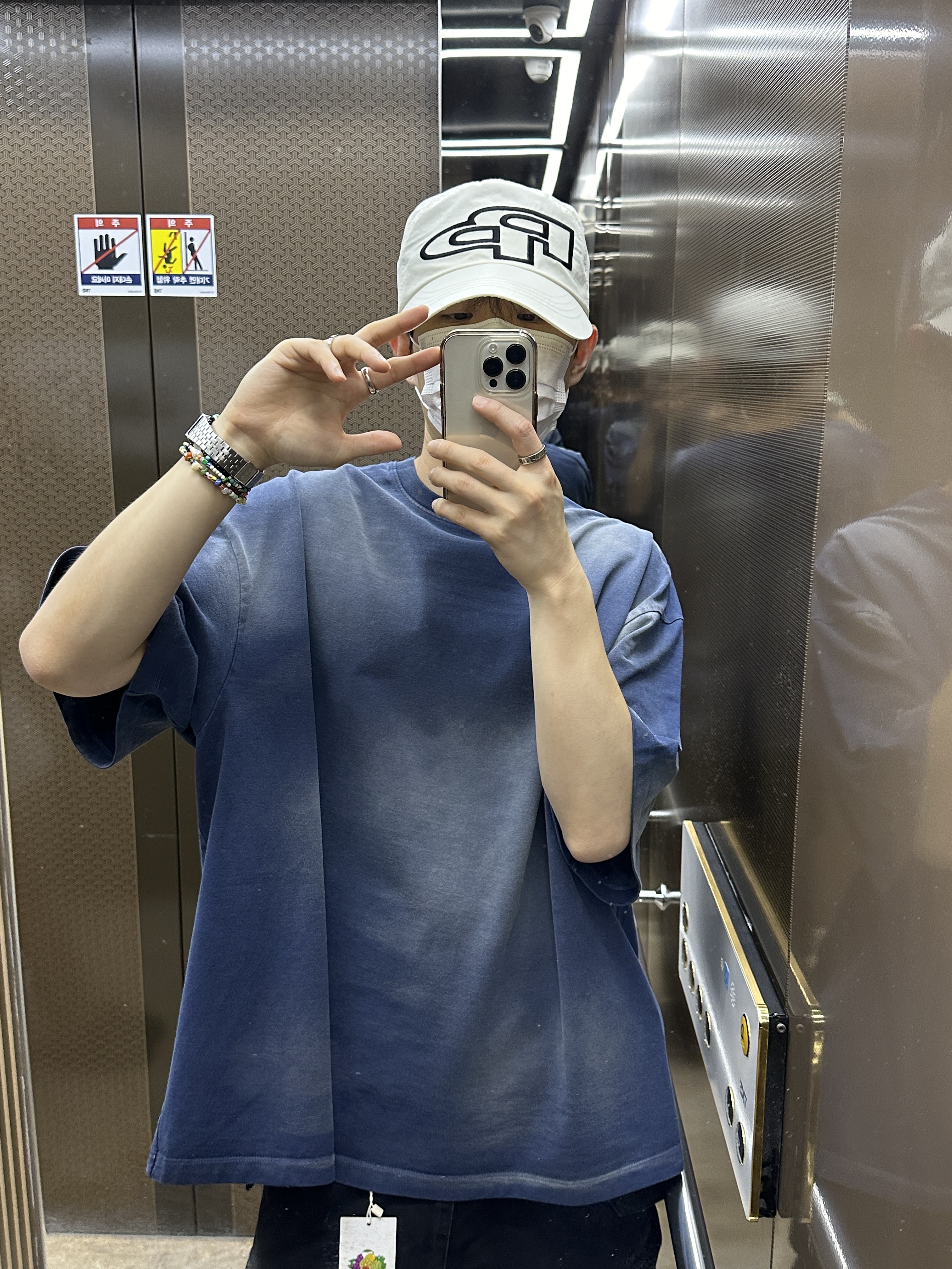 Nonnod Back Detail T-shirt Washed Navy 착용 스타일 - 6