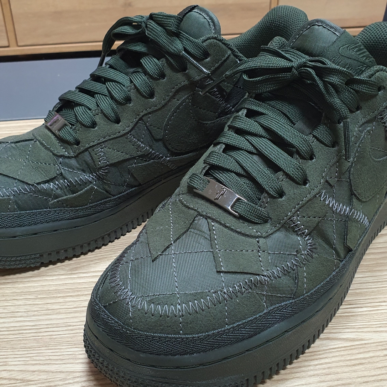 Nike x Billie Eilish Air Force 1 Low '07 SP Sequoia 착용 스타일 - 2