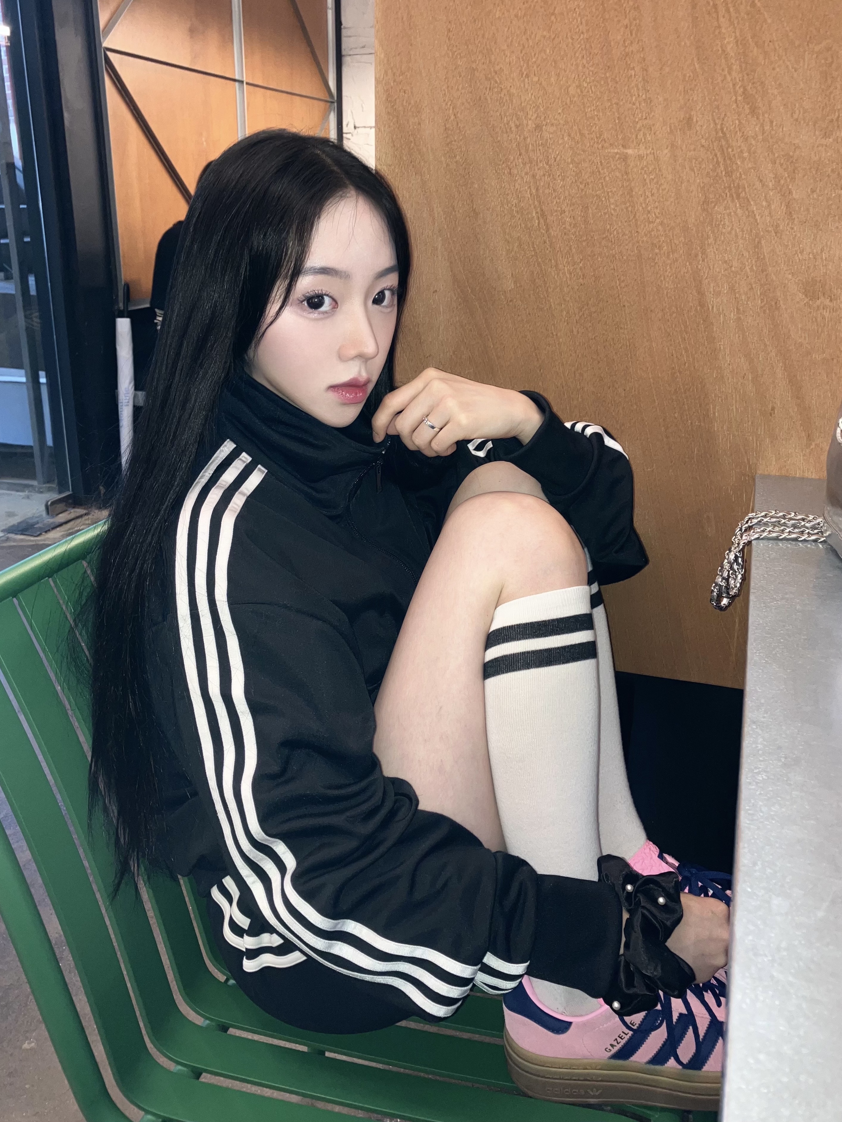 (W) Adidas Gazelle Bold Pink Glow Victory Blue, Adidas Adicolor Classics Firebird Track Top Black - KR Sizing 착용 스타일 - 1