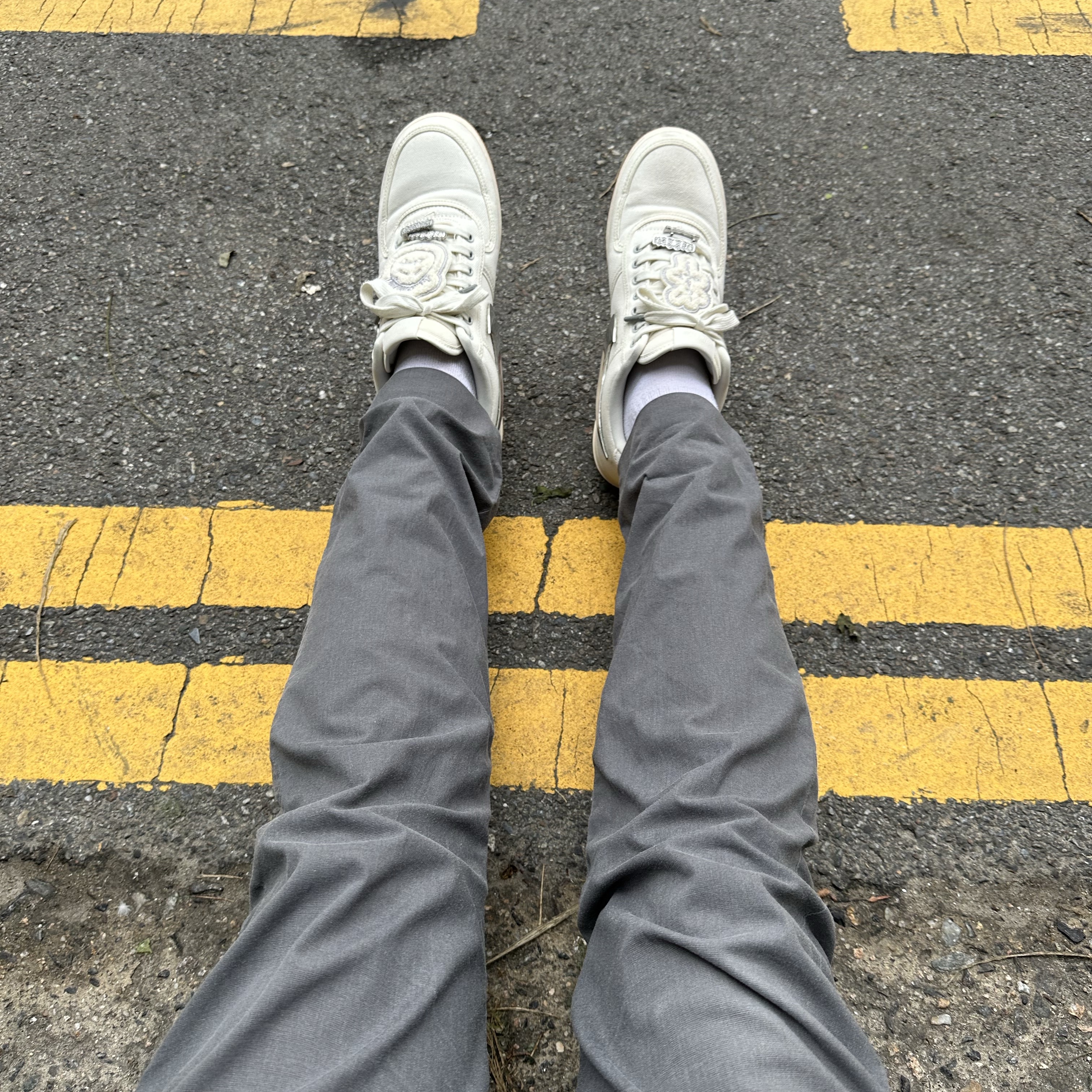 Nike x Travis Scott Air Force 1 Low Sail 착용 스타일 - 1