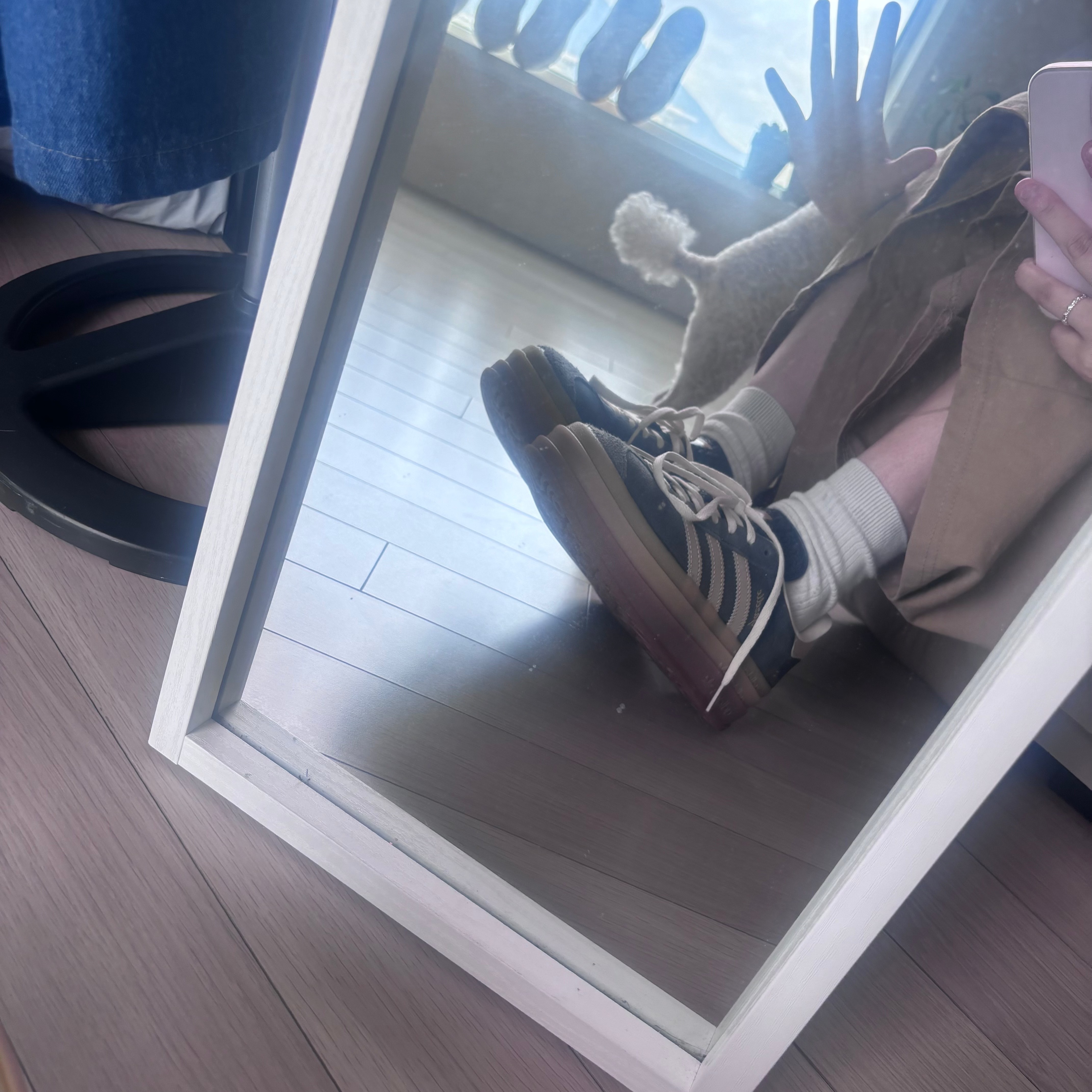 (W) Adidas Gazelle Bold Grey Six Magic Beige 착용 스타일 - 1