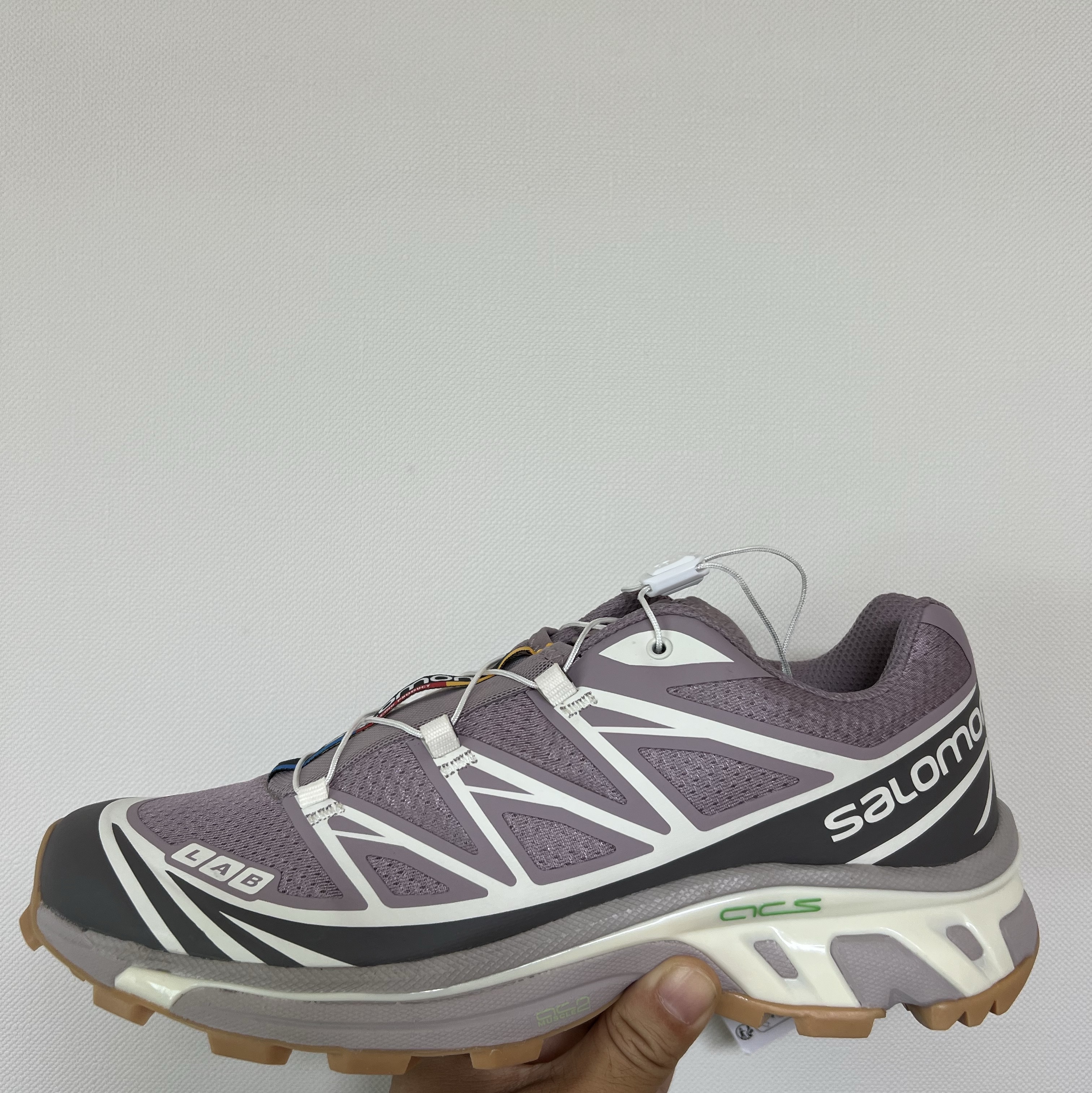 Salomon XT-6 Quail Plum Kitten 착용 스타일 - 1