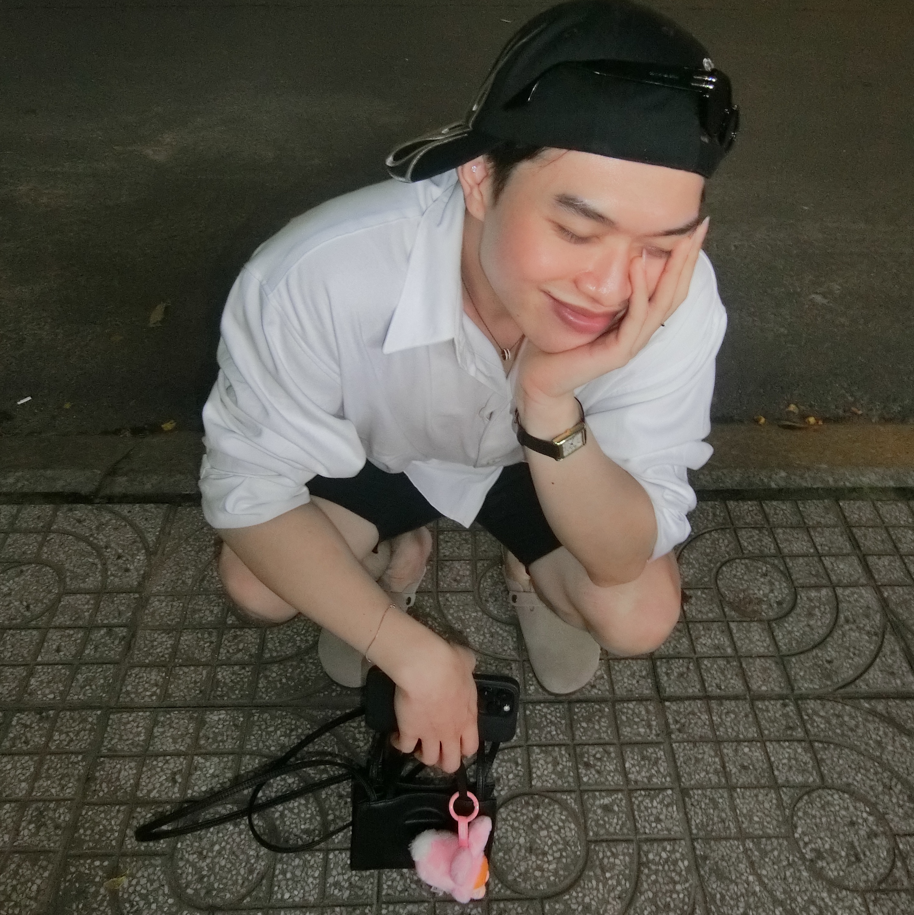Yeezy Gap Engineered By Balenciaga Flame Cap Black, Telfar Small Shopping Bag Black 착용 스타일 - 1