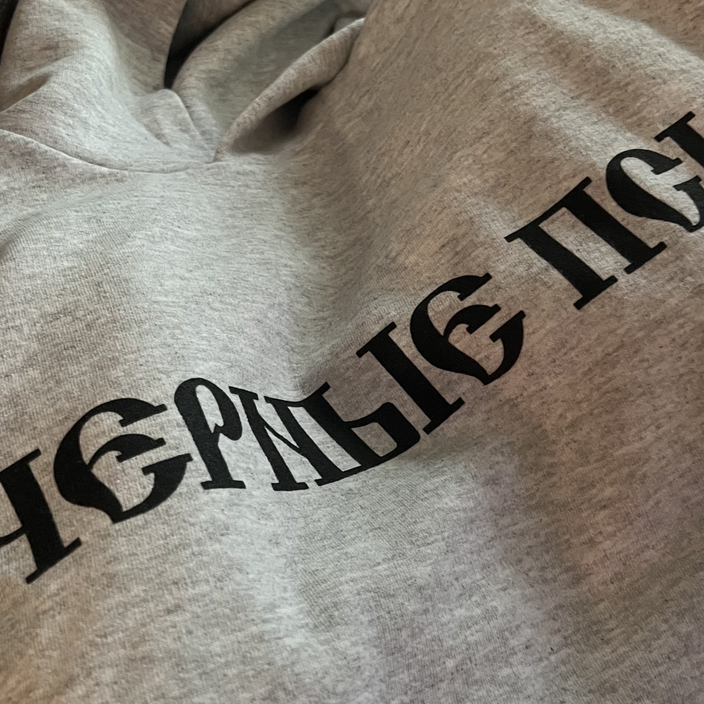 Yeezy x Gosha Rubchinskiy YZY Black Dogs Hoodie Heather Grey 착용 스타일