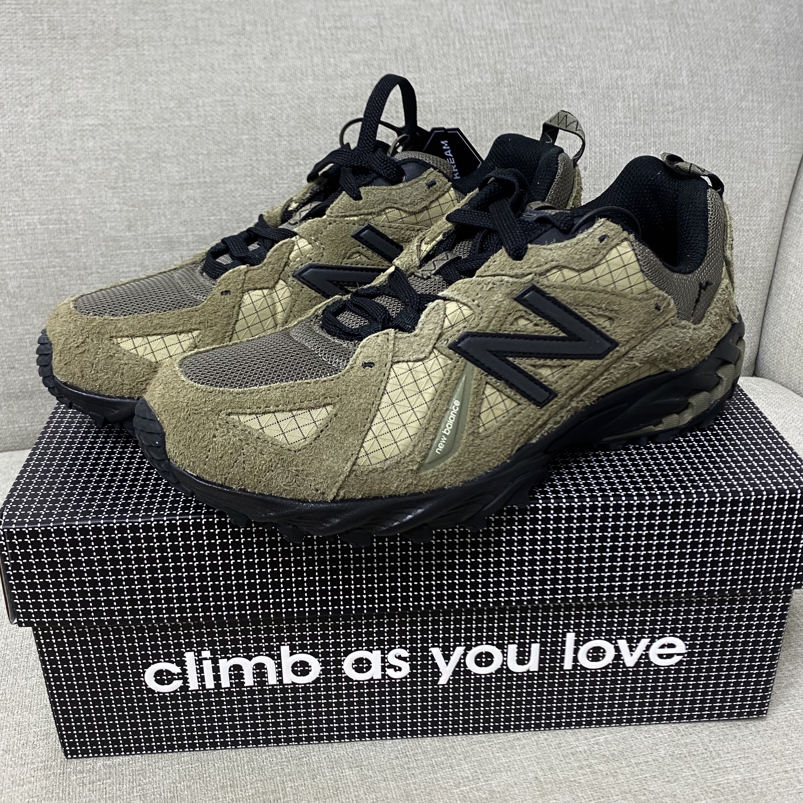 New Balance x Cayl ML610TCL Covert Green 착용 스타일