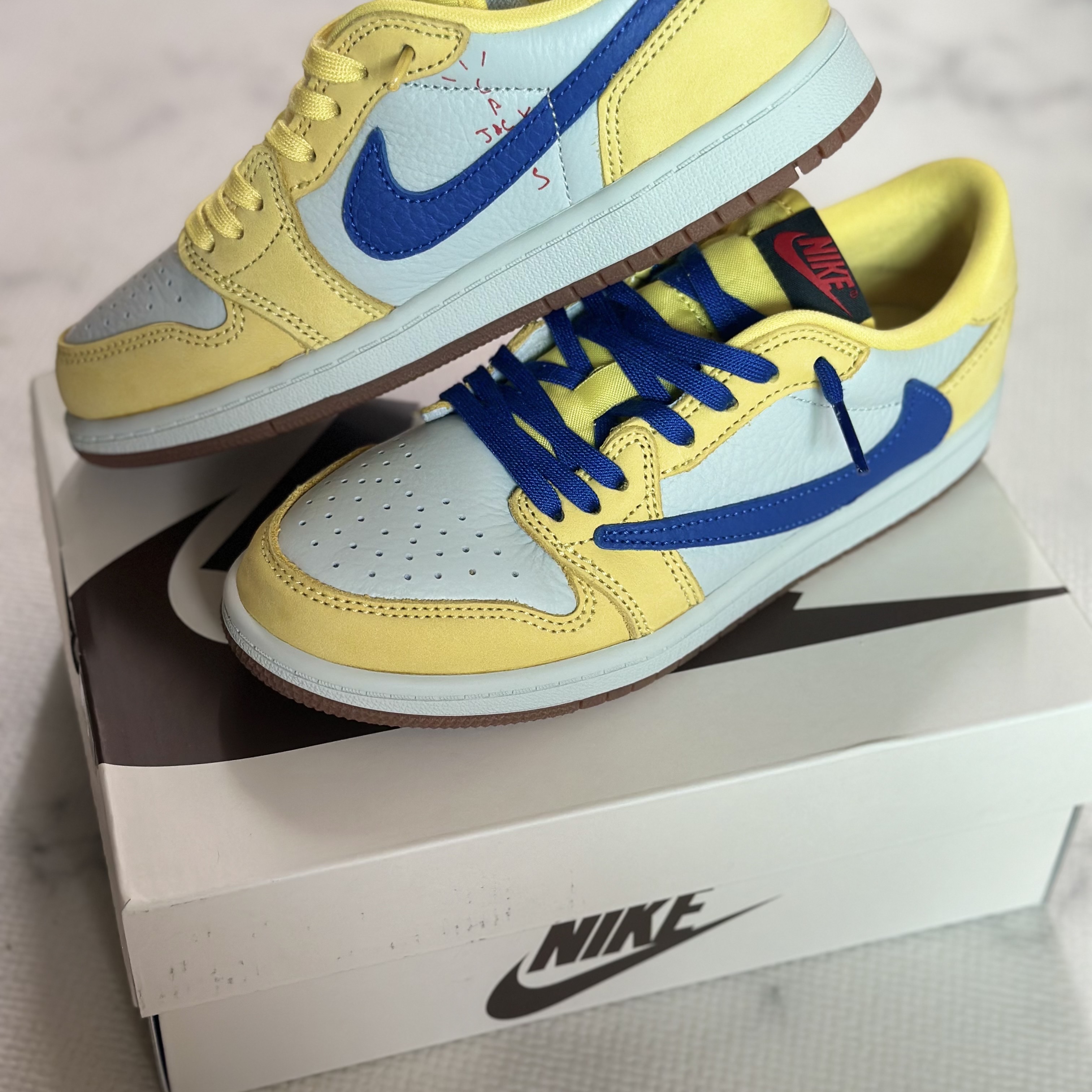 (PS) Jordan 1 x Travis Scott Retro Low OG SP Canary 착용 스타일