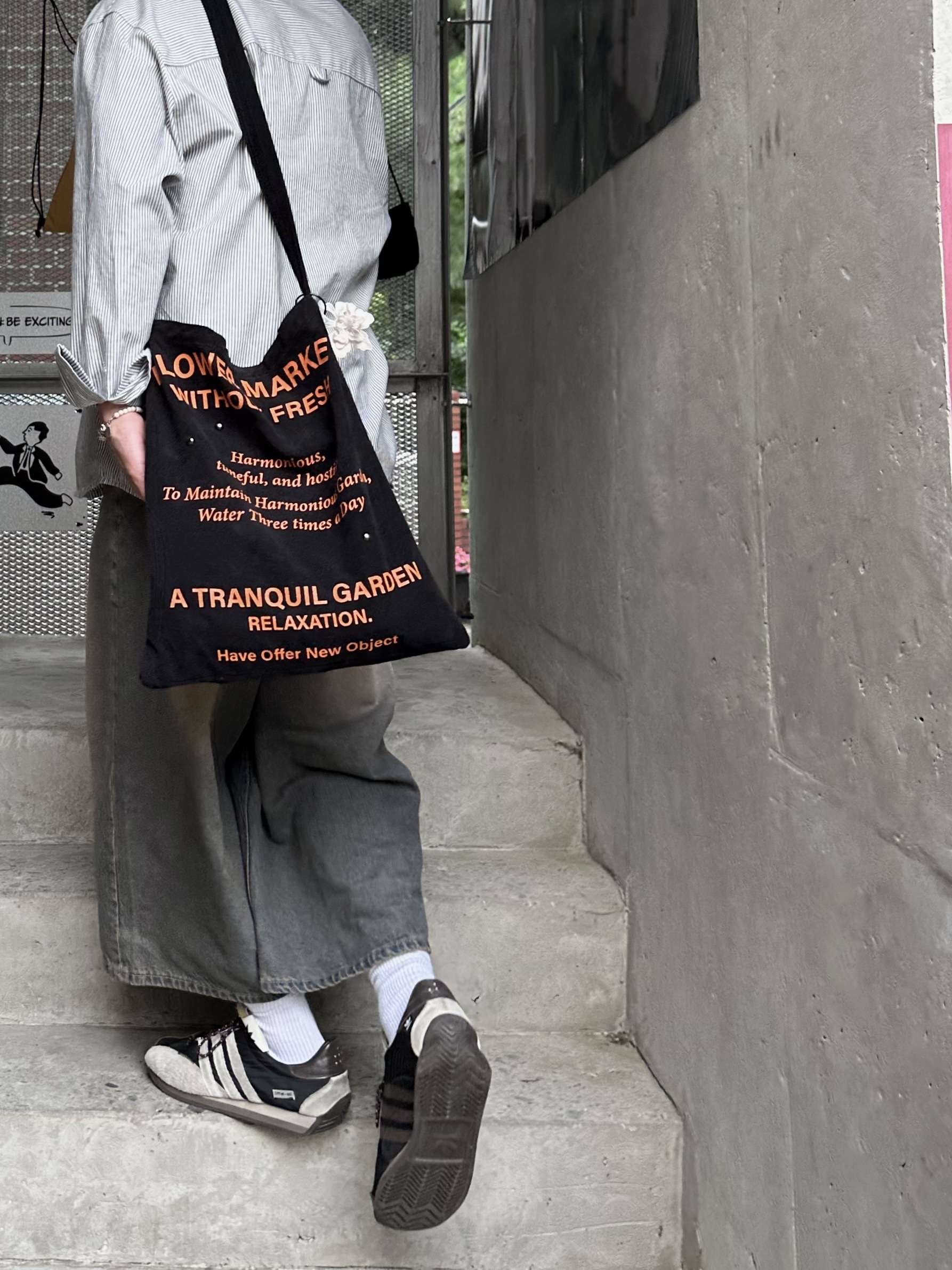 Adidas x Song for the Mute Country OG Core Black Core White 착용 스타일 - 2