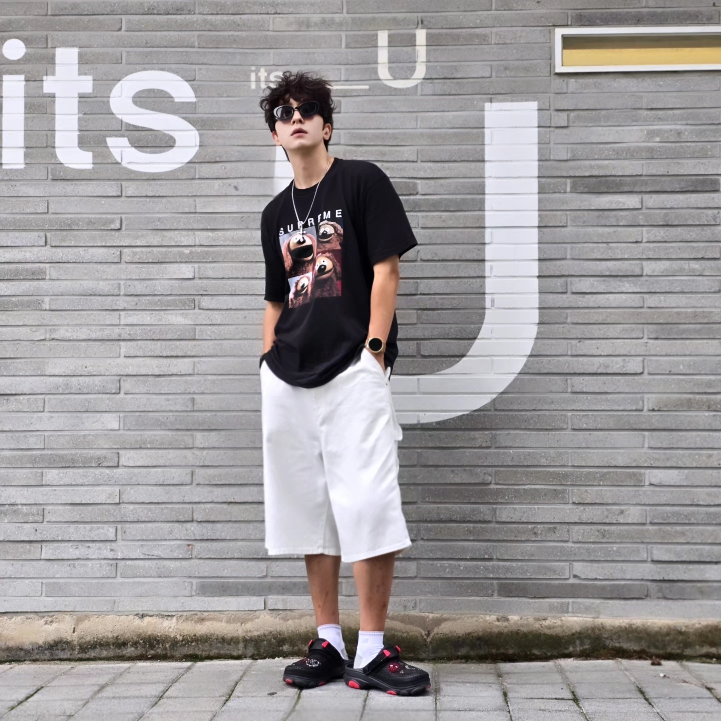 Supreme Rowlf T-Shirt Black - 24SS, Crocs x Staple Classic All Terrain Clog Black 착용 스타일 - 7