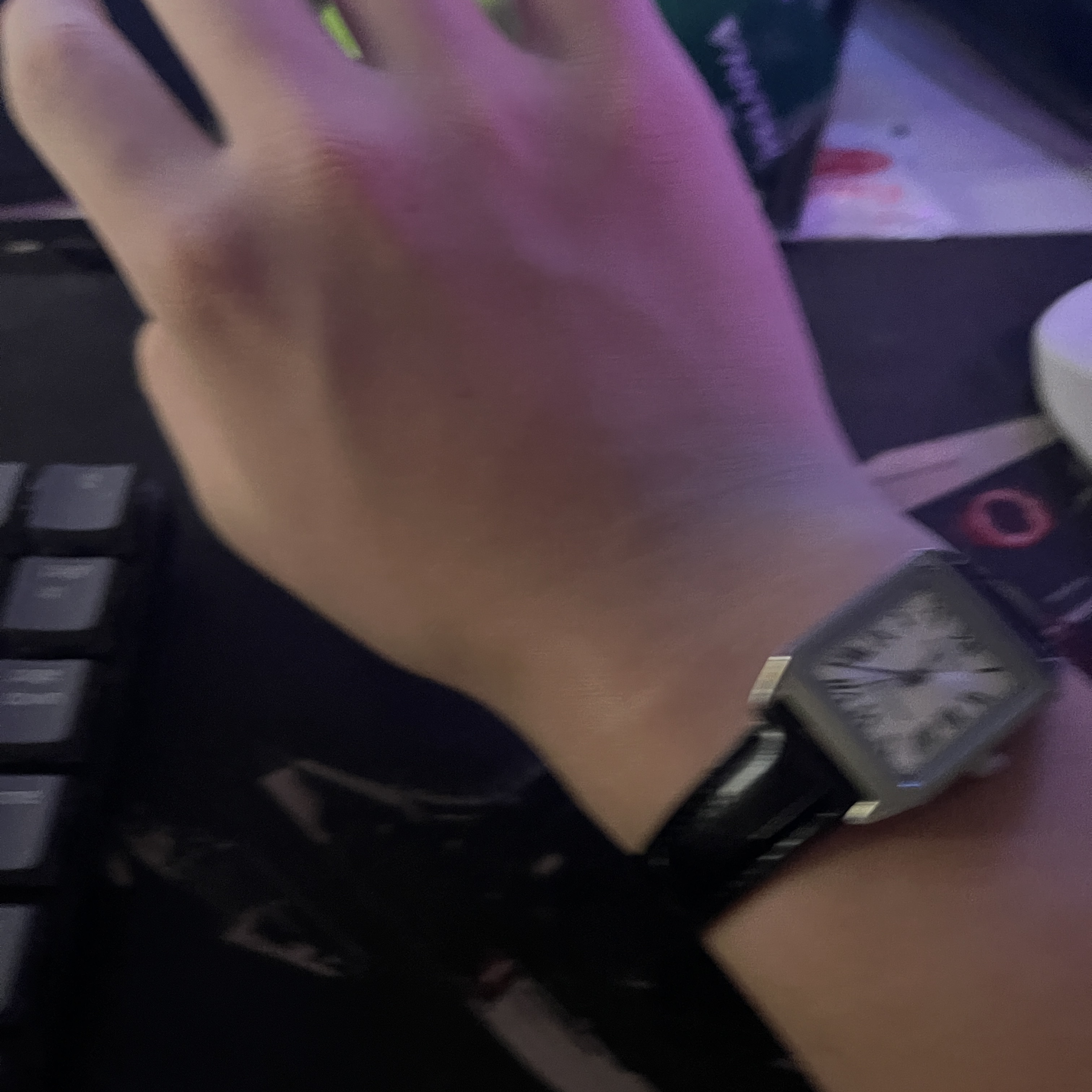 Casio LTP-V007L-7B1 착용 스타일