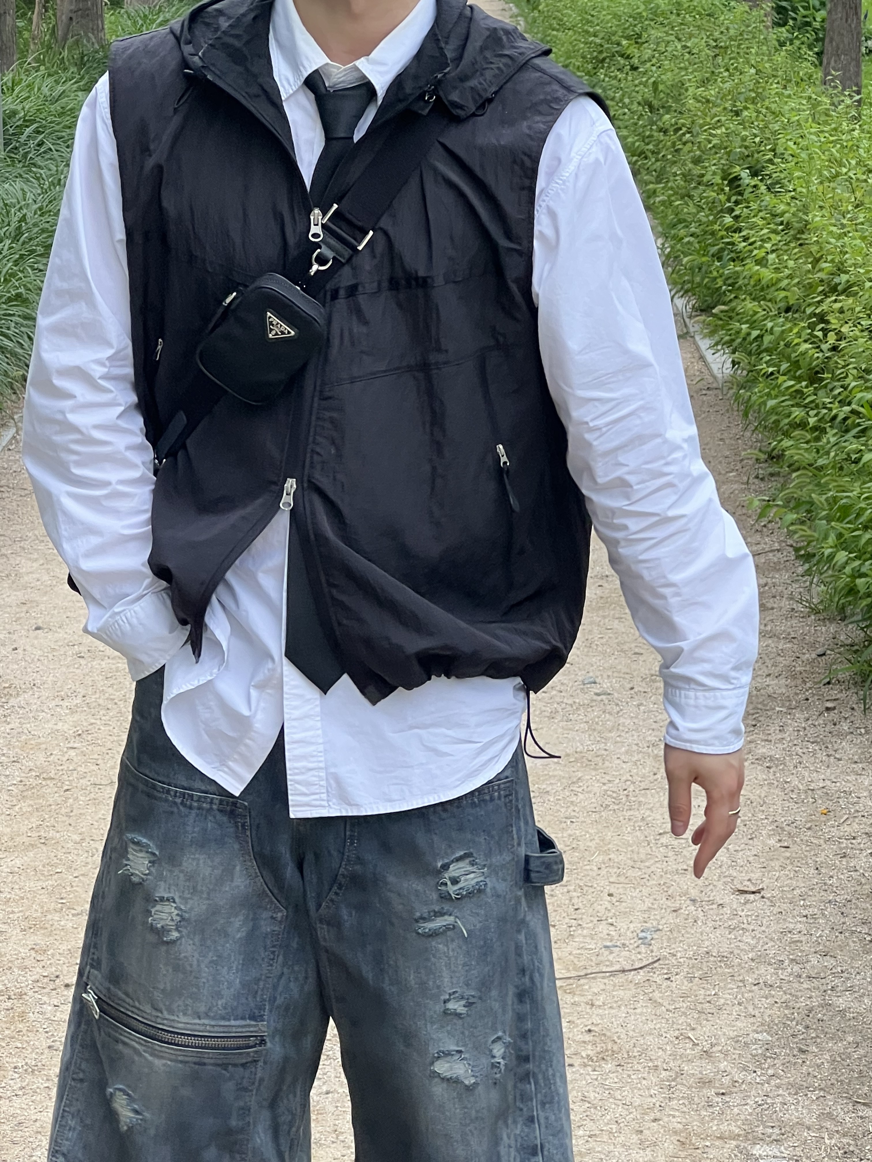 Prada Re-Nylon and Saffiano Leather Shoulder Bag Black, Gentle Monster x Maison Margiela MM106 Black Black ์ฐฉ์ฉ ์คํ์ผ - 3