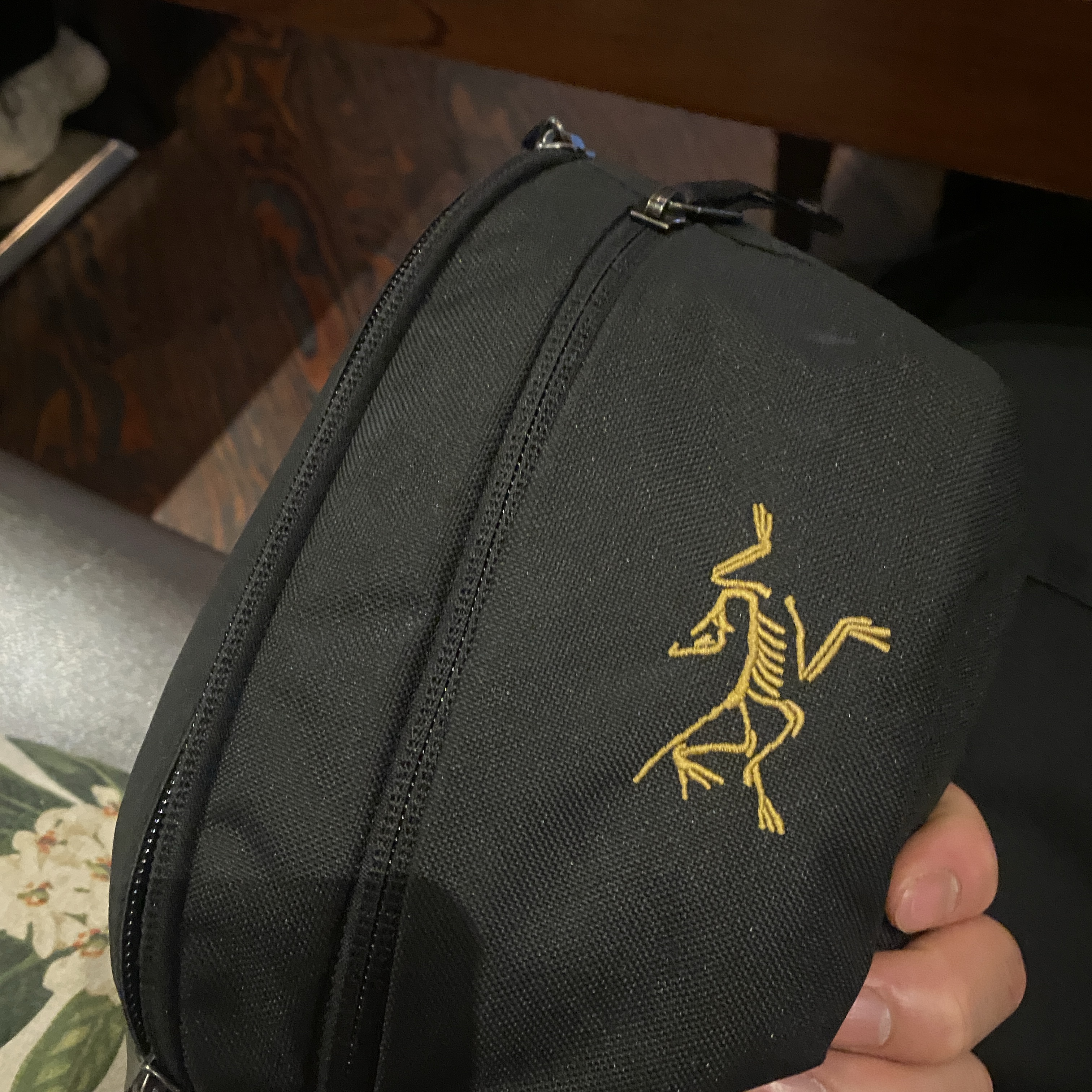 Arc'teryx Mantis 1 Waistpack Black 착용 스타일