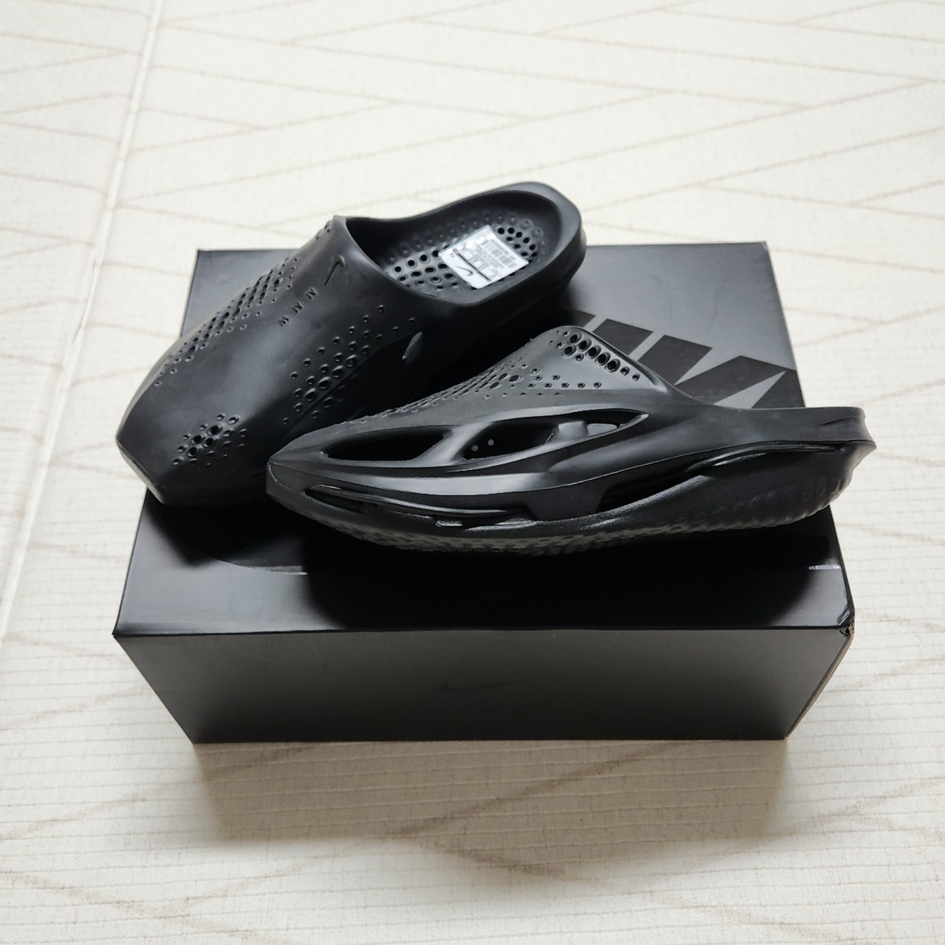 Nike x Matthew M Williams 005 Slide Black 착용 스타일 - 2
