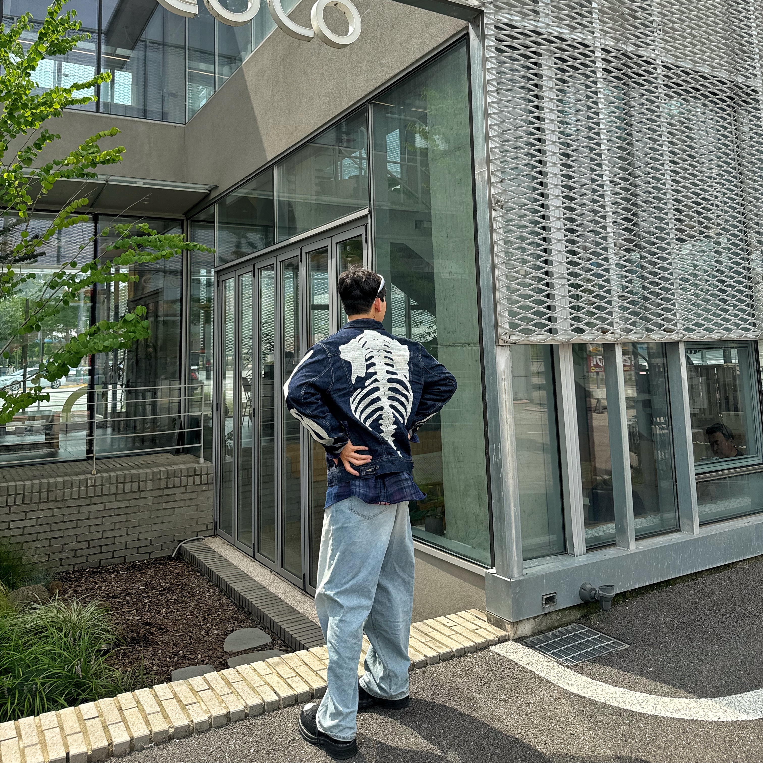 Kapital 11.5 oz. Denim Mexican Tuxedo Westerner Bone Jacket Indigo, Undermycar Mu.31 Anti Fxxking Logo Play Brush Washed Wide Jeans Sky Blue 착용 스타일 - 6