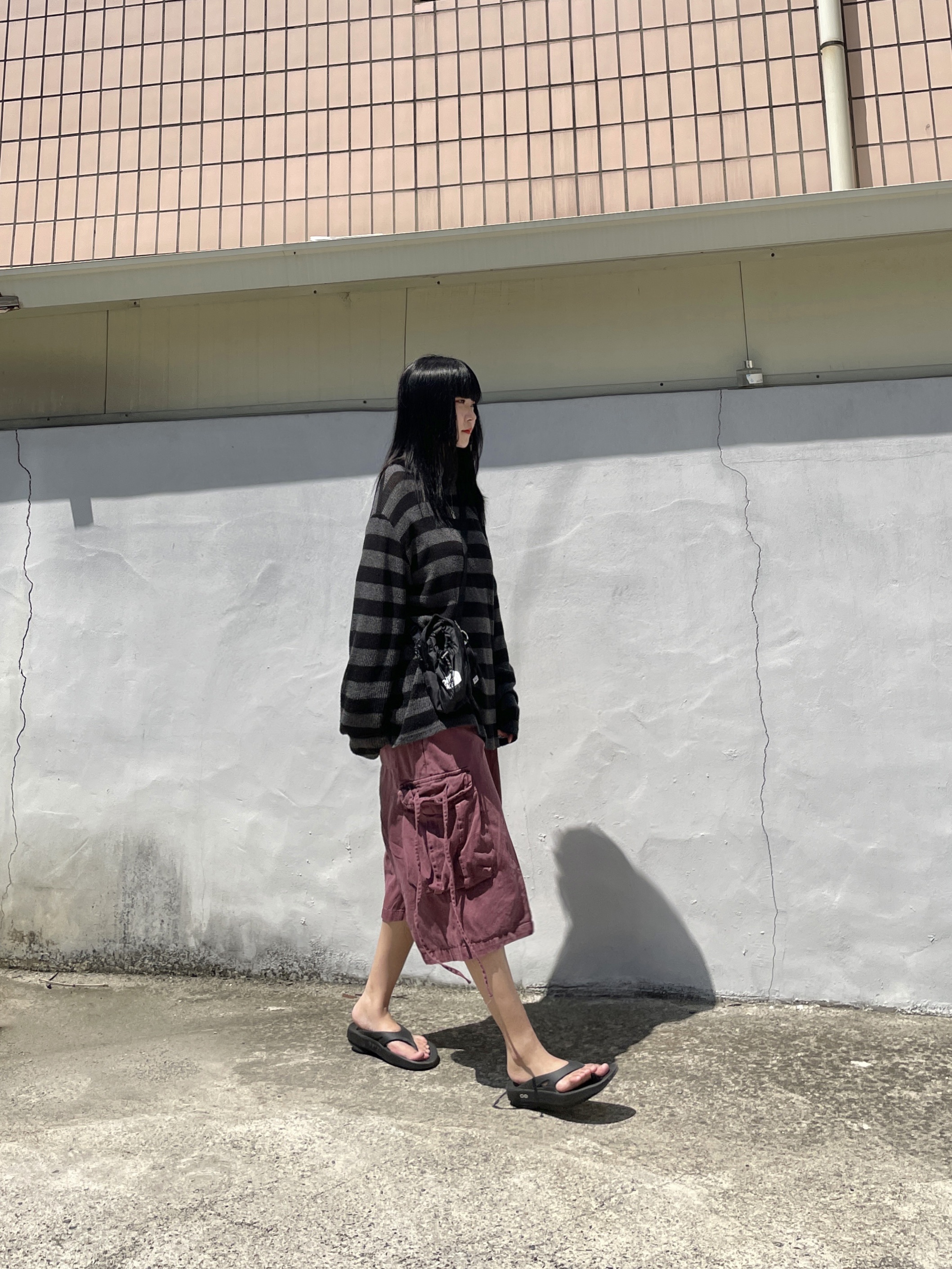 Oofos OOriginal Black 착용 스타일 - 1