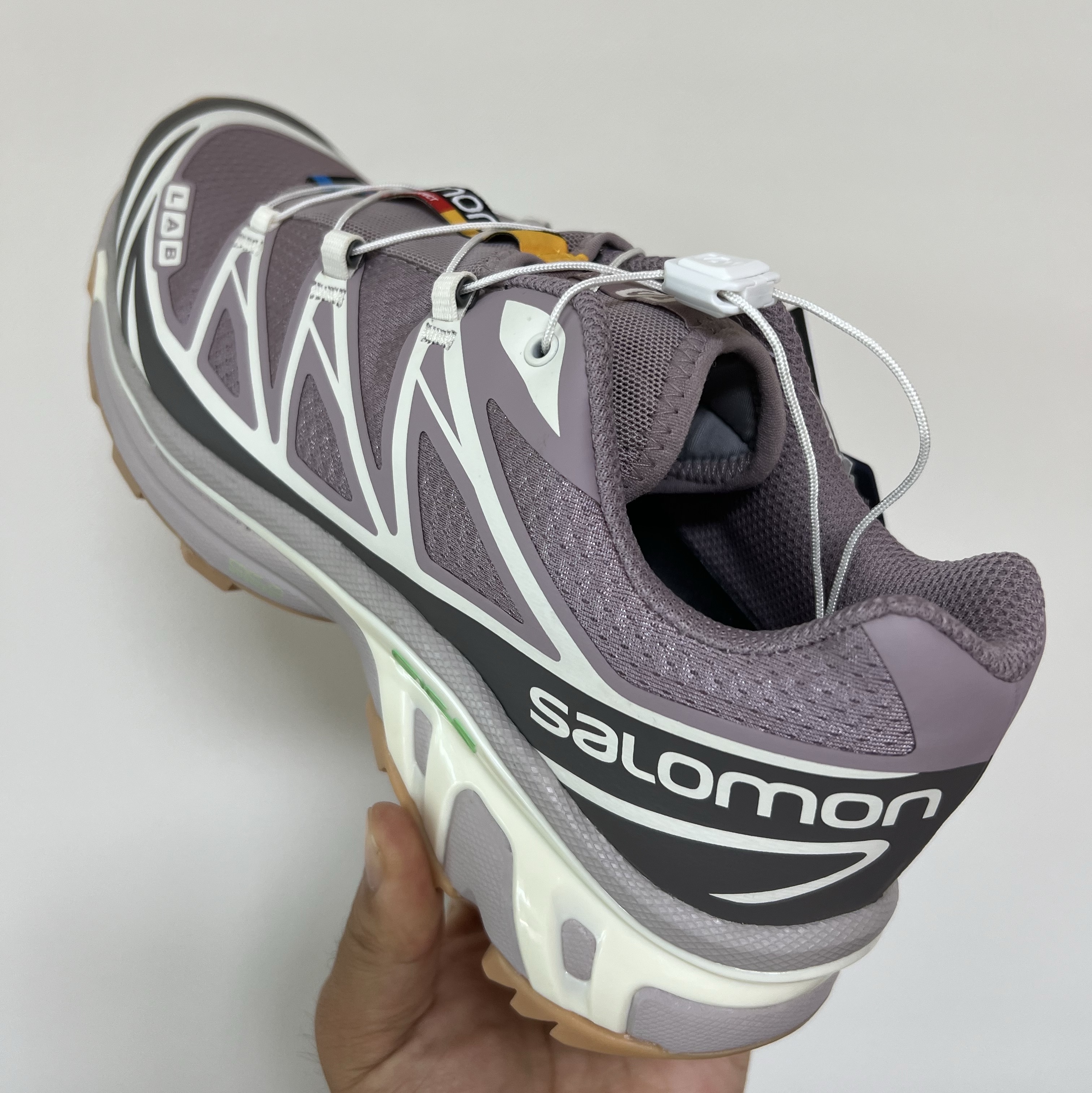 Salomon XT-6 Quail Plum Kitten 착용 스타일 - 2