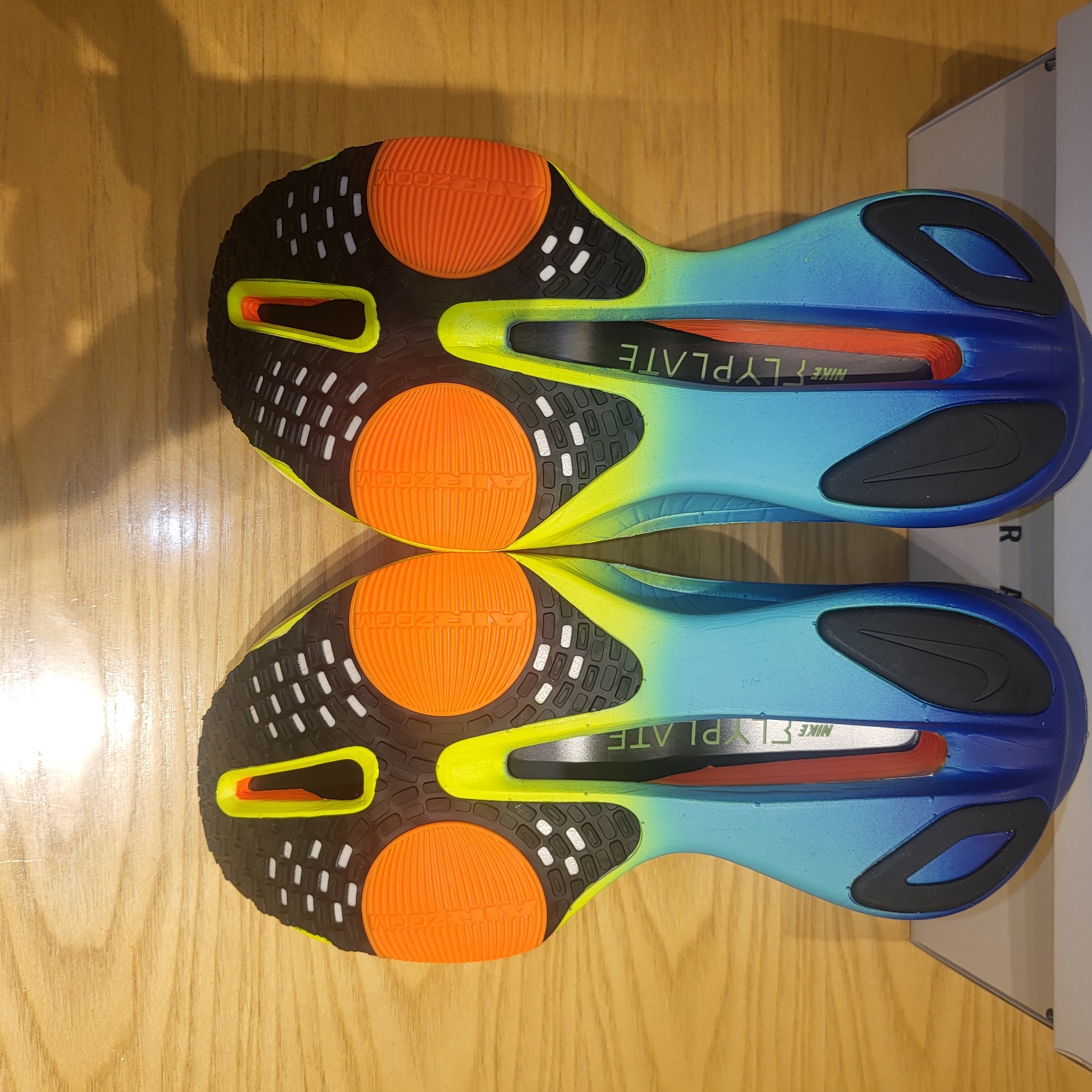 Nike Air Zoom Alphafly Next% 3 Volt 착용 스타일 - 2