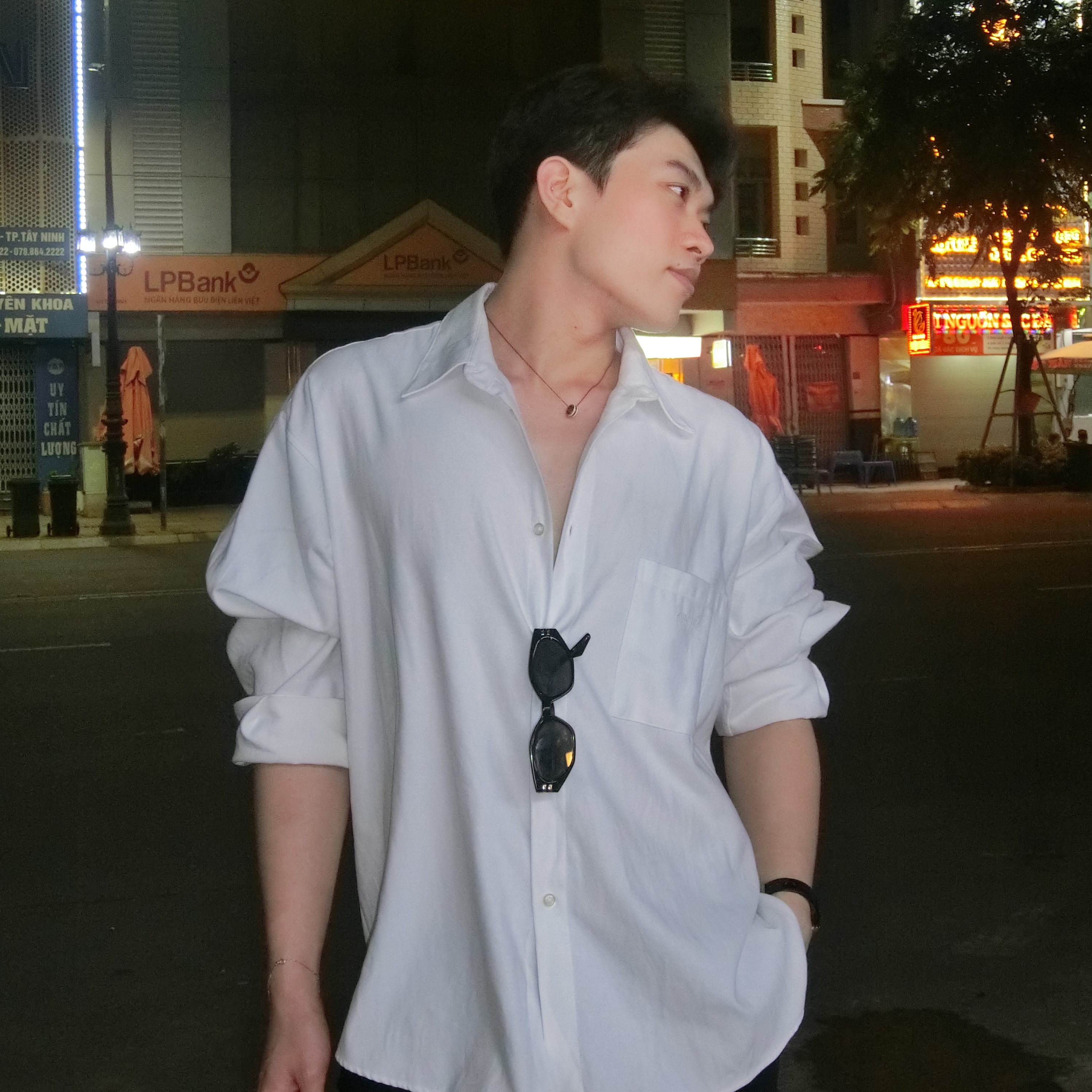 Yeezy Gap Engineered By Balenciaga Flame Cap Black, Telfar Small Shopping Bag Black 착용 스타일 - 2