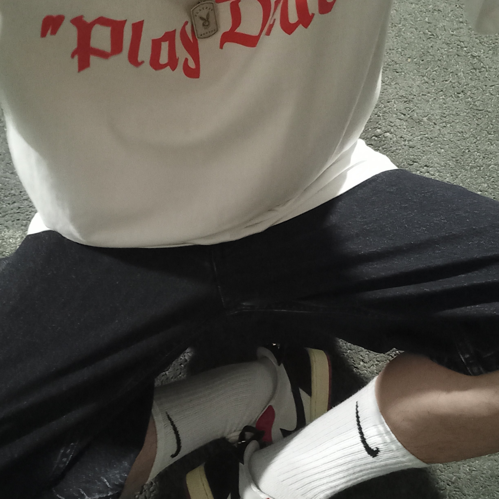 Supreme Play Dead T-Shirt White - 22FW, Supreme x Nike Denim Short Black - 24SS 착용 스타일 - 4