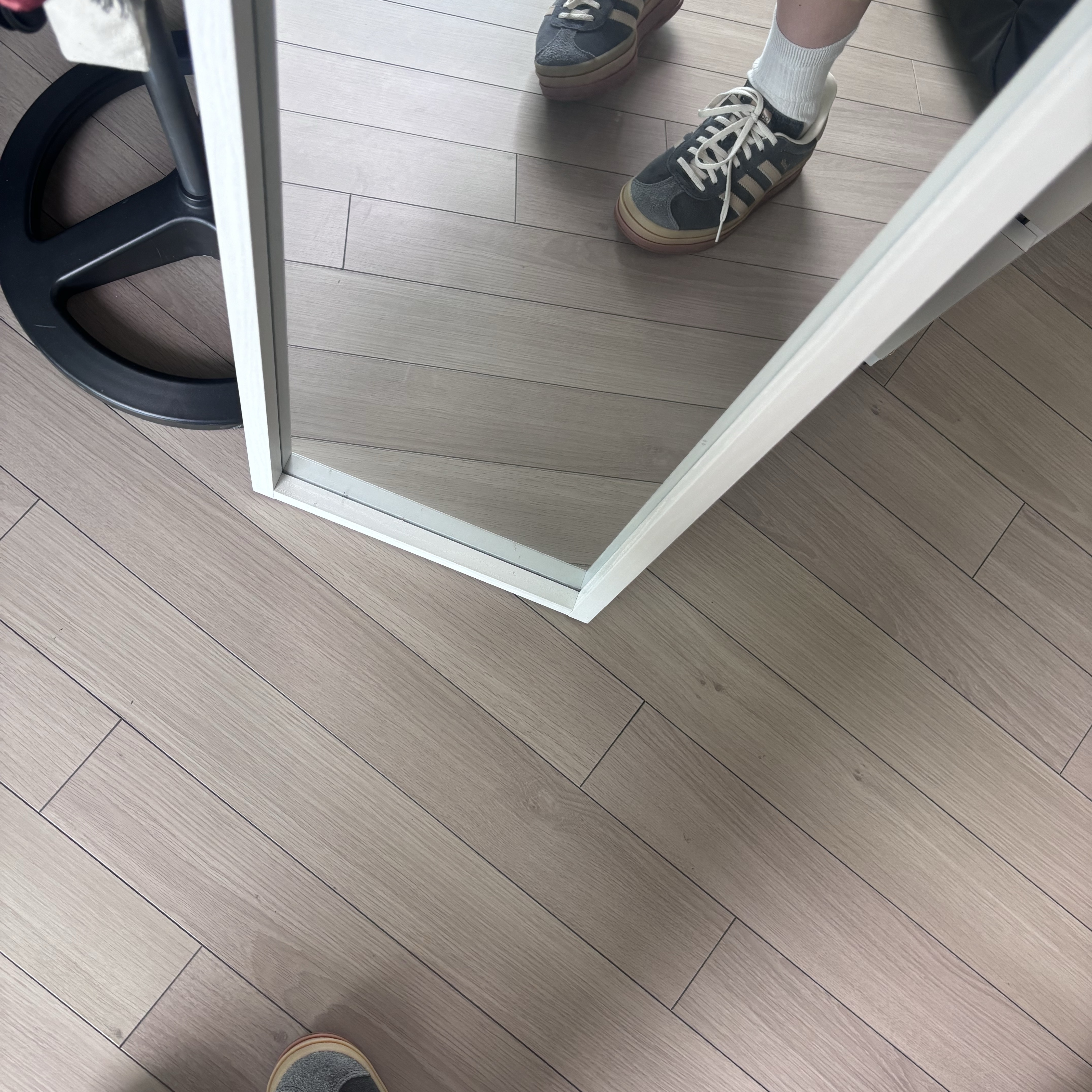 (W) Adidas Gazelle Bold Grey Six Magic Beige 착용 스타일 - 2