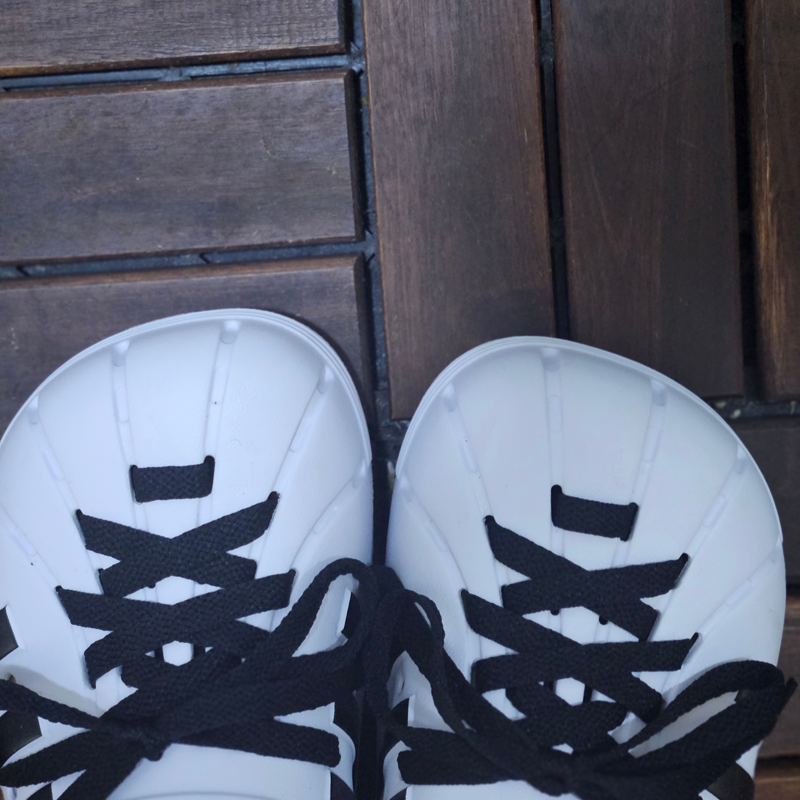 Adidas Adilette Clog White Black 착용 스타일