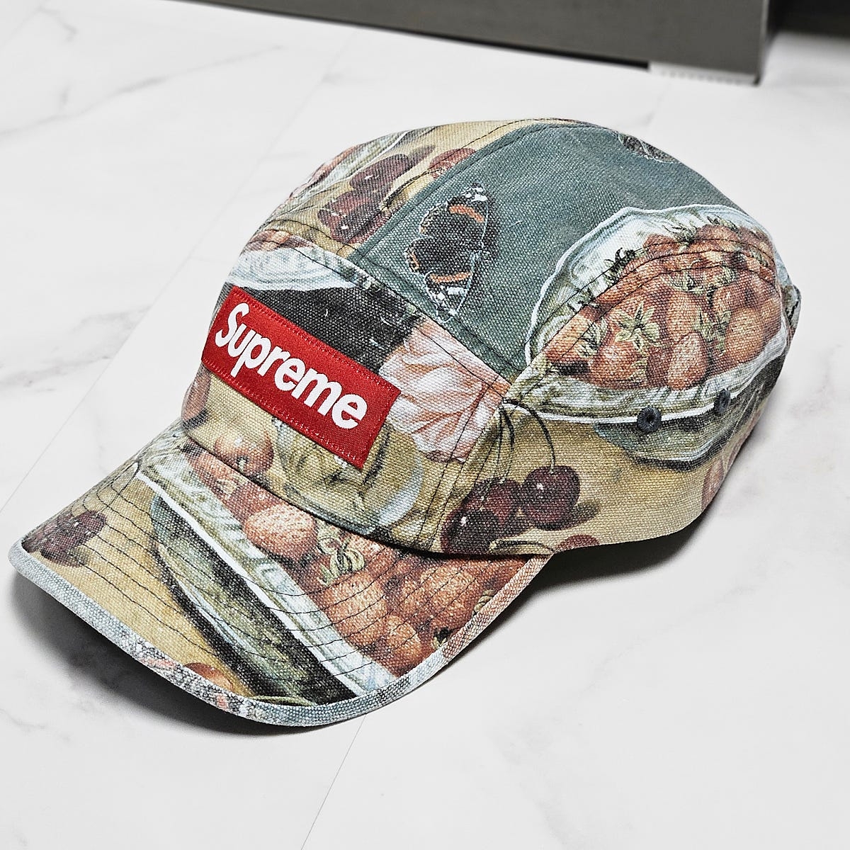 Supreme Strawberries Camp Cap Multicolor - 23SS 착용 스타일 - 1