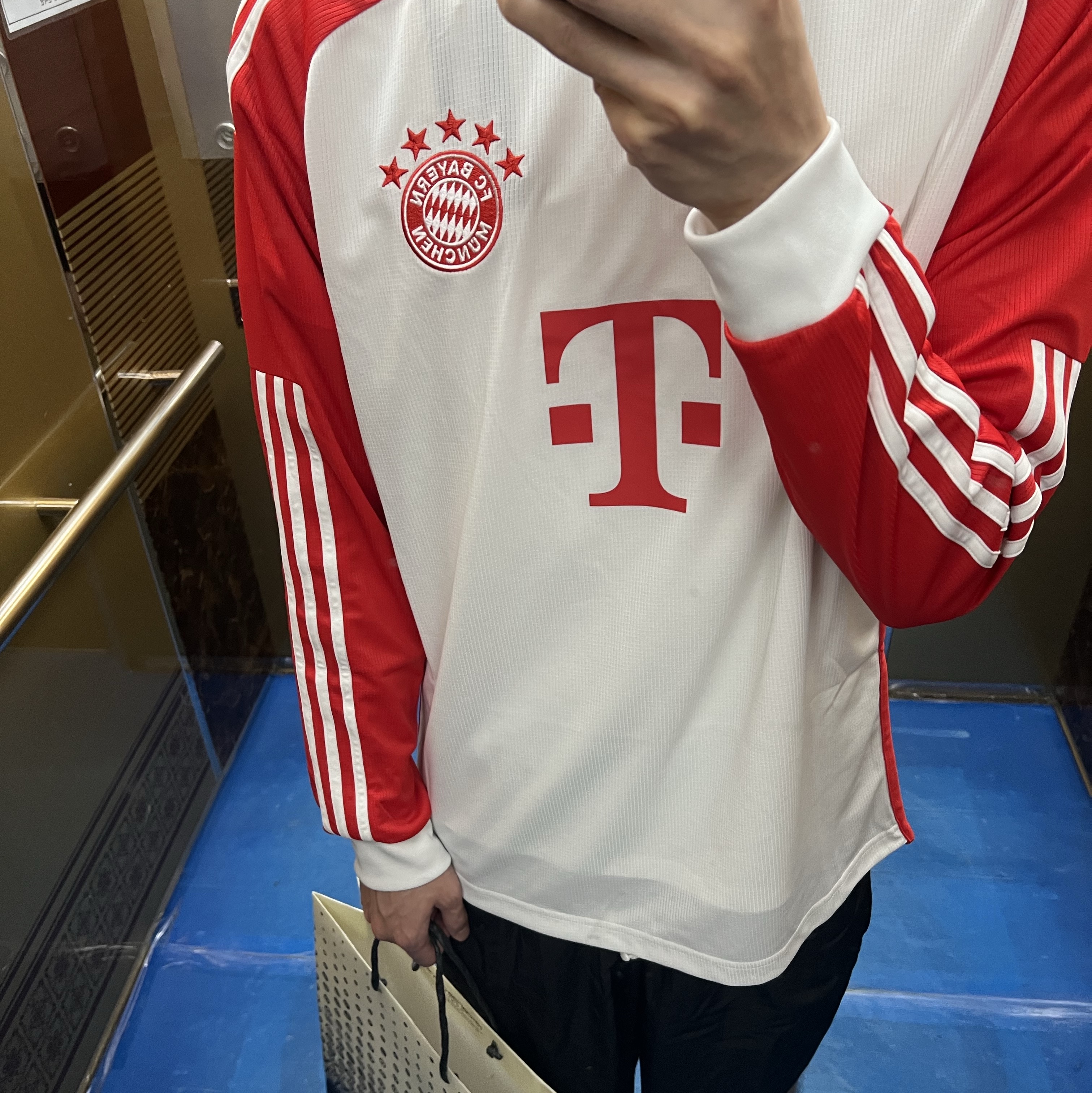 Adidas Bayern Munchen 2023/24 Long Sleeve Home Jersey Red White - US Sizing, Nike x Fear of God NRG Stretch Shorts Black 착용 스타일 - 1