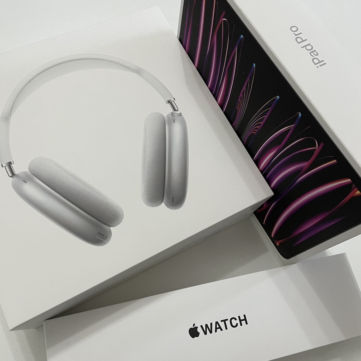 Apple AirPods Max Lightning Silver (Korean Ver.), Apple Watch SE 2023 40mm GPS Starlight Aluminium Case with Sport Band S/M Starlight (Korean Ver.) 착용 스타일 - 2