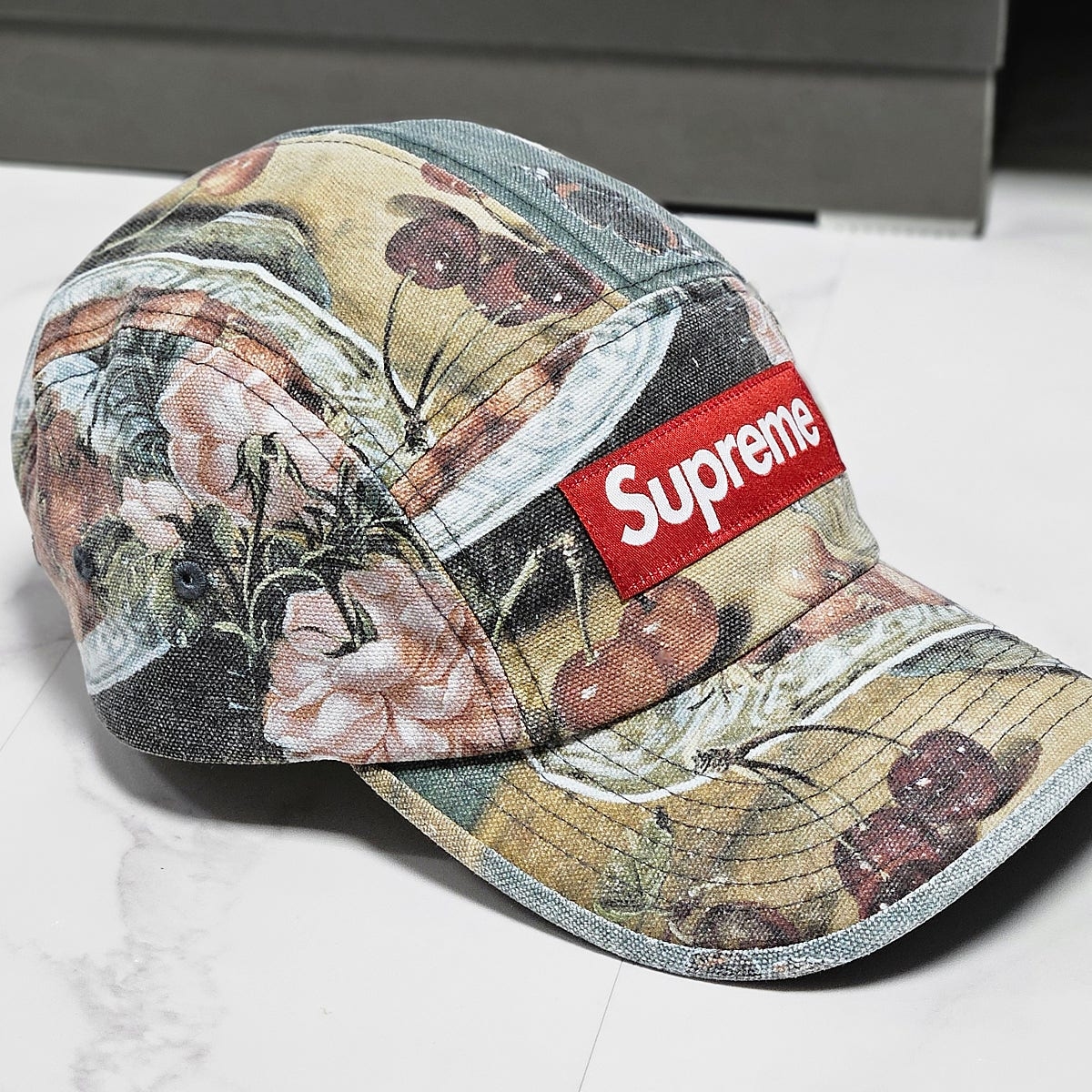 Supreme Strawberries Camp Cap Multicolor - 23SS 착용 스타일 - 7