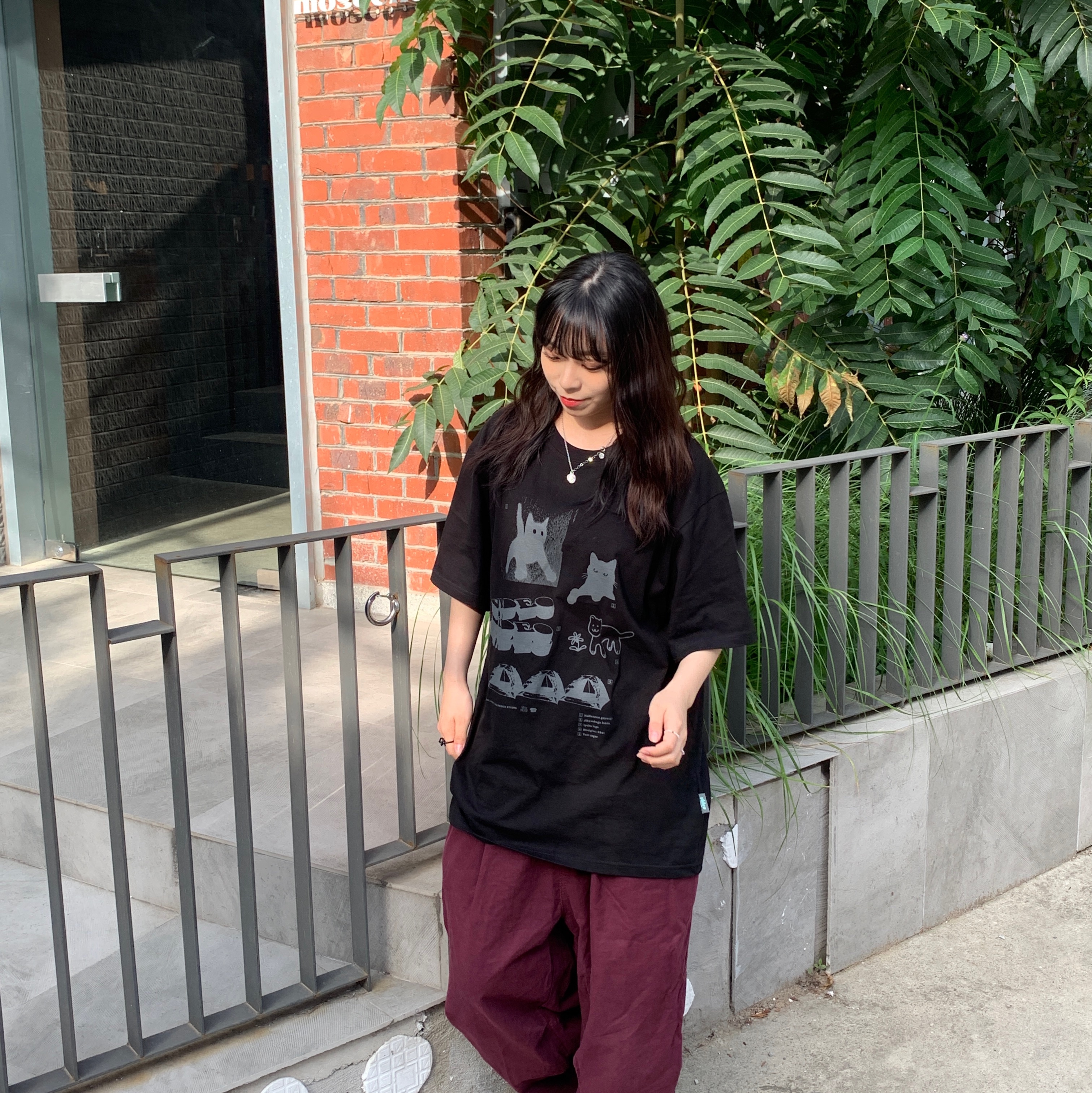 New Balance 408 Black 착용 스타일 - 3