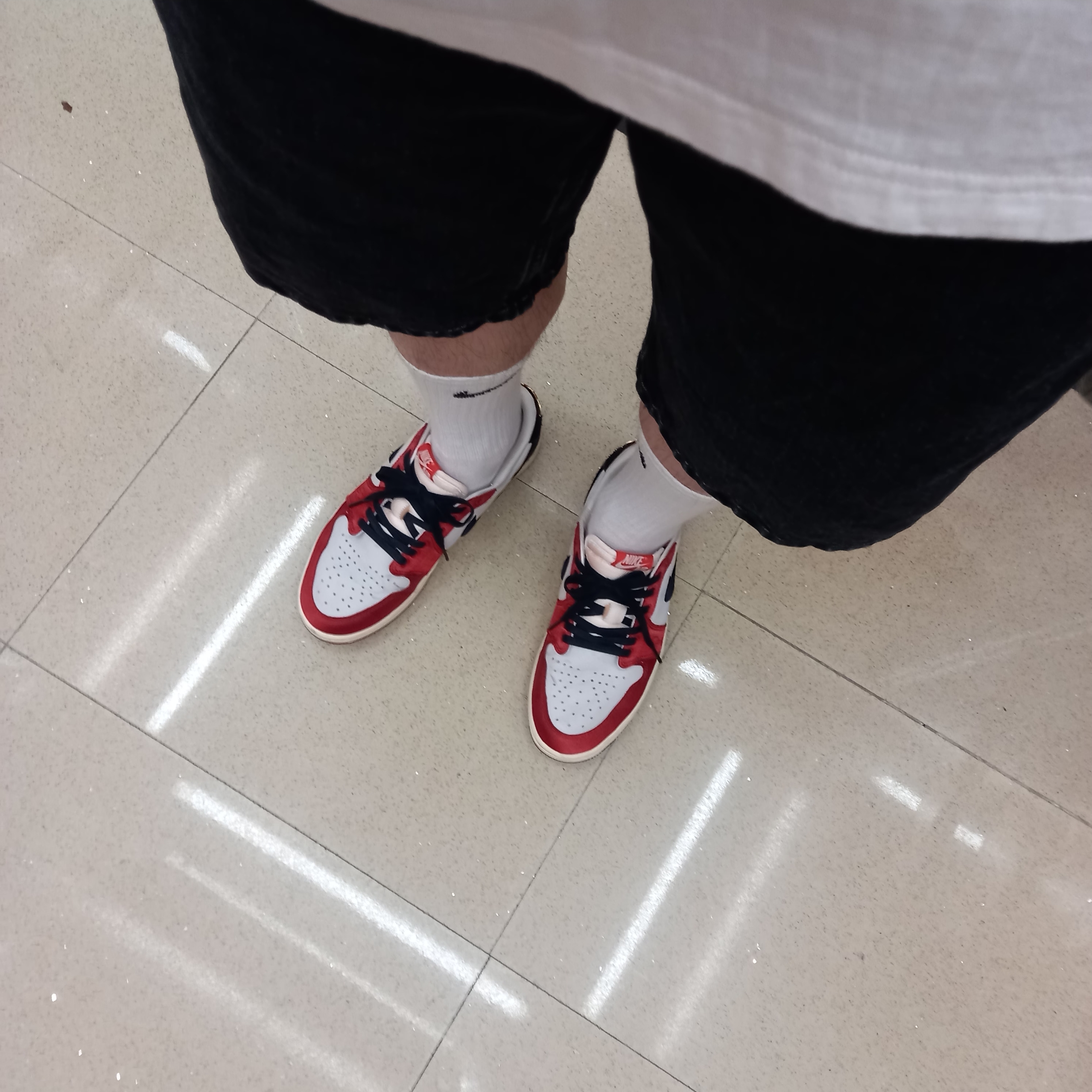 Supreme Play Dead T-Shirt White - 22FW, Supreme x Nike Denim Short Black - 24SS 착용 스타일 - 7